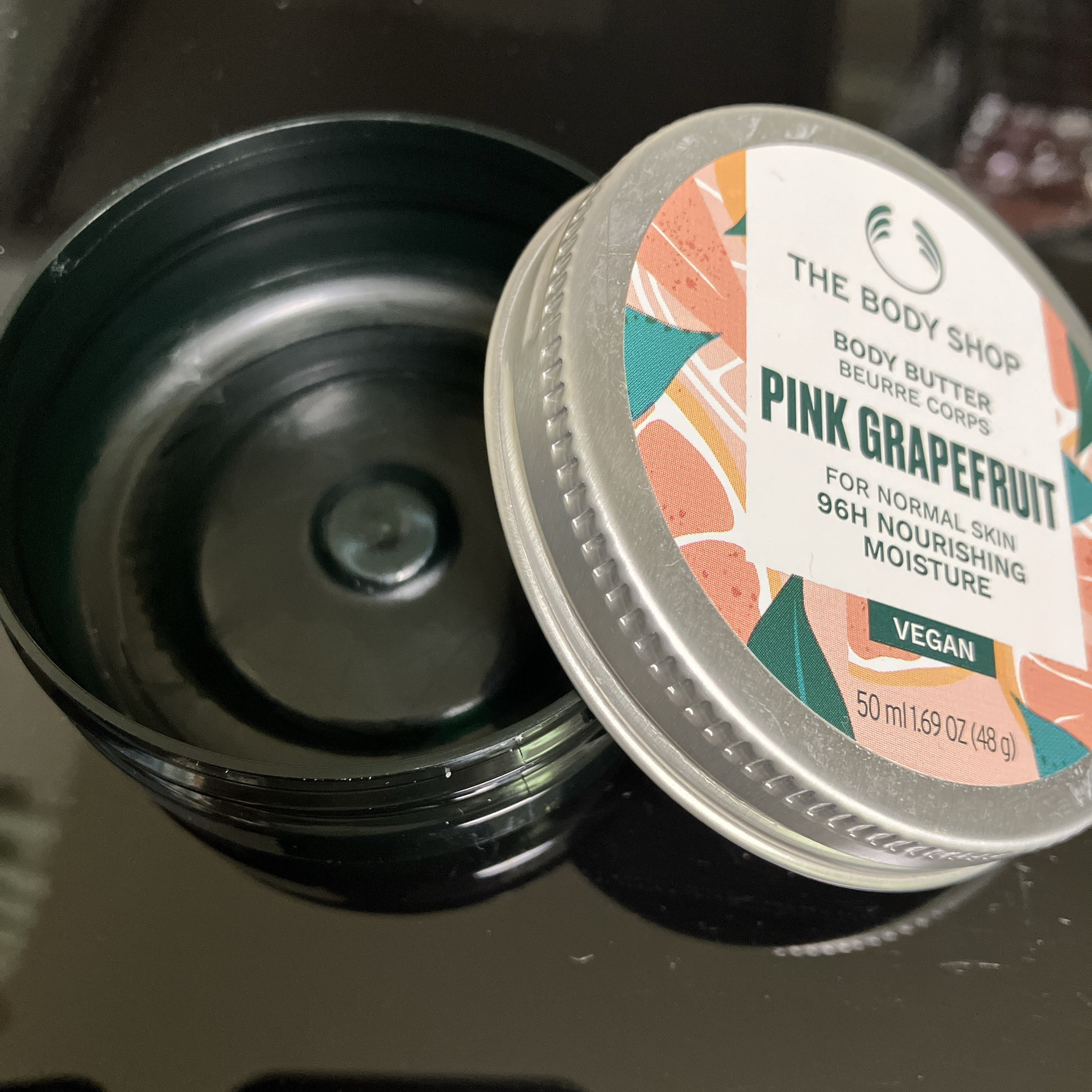 #使い切り

THE BODY SHOP
  ボディバター
    ピンクグレープフルーツ


ずっと気になってたボディバター、
めっちゃ良くて50mlなんて
あっという間に使い切り🤣

THE BODY SHOPの
ピンクグレープフルー