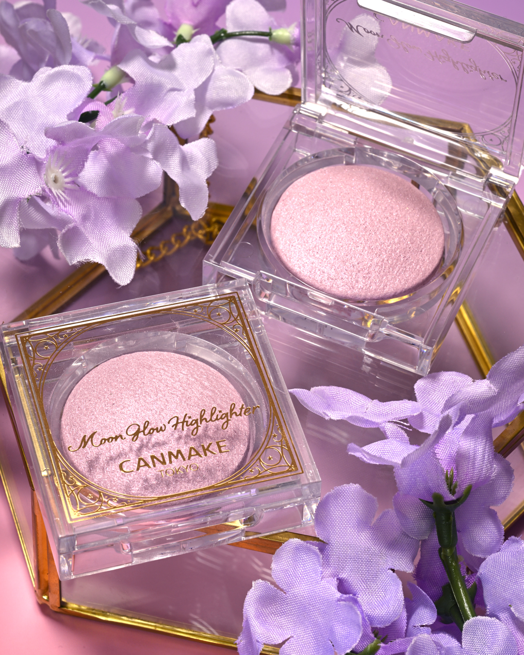 月光のような上品つやで立体感を
演出するハイライター
#ムーングロウハイライター に
新色が仲間入り✨

パールを潰さずに焼き固めることで、
その輝きを活かすベイクド製法を採用。

繊細パールが面で光り輝いているような、
上品な華やかさと自
