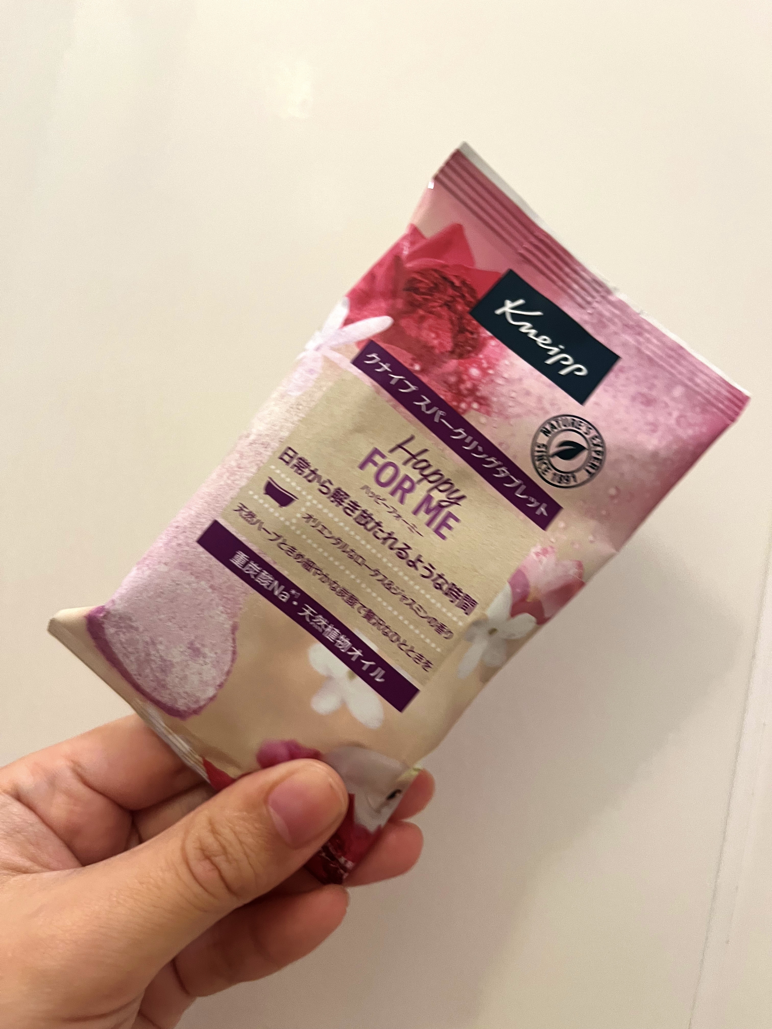 クナイプ スパークリングタブレット ハッピーフォーミー ロータス＆ジャスミンの香り/クナイプ/炭酸系入浴剤を使ったクチコミ（1枚目）