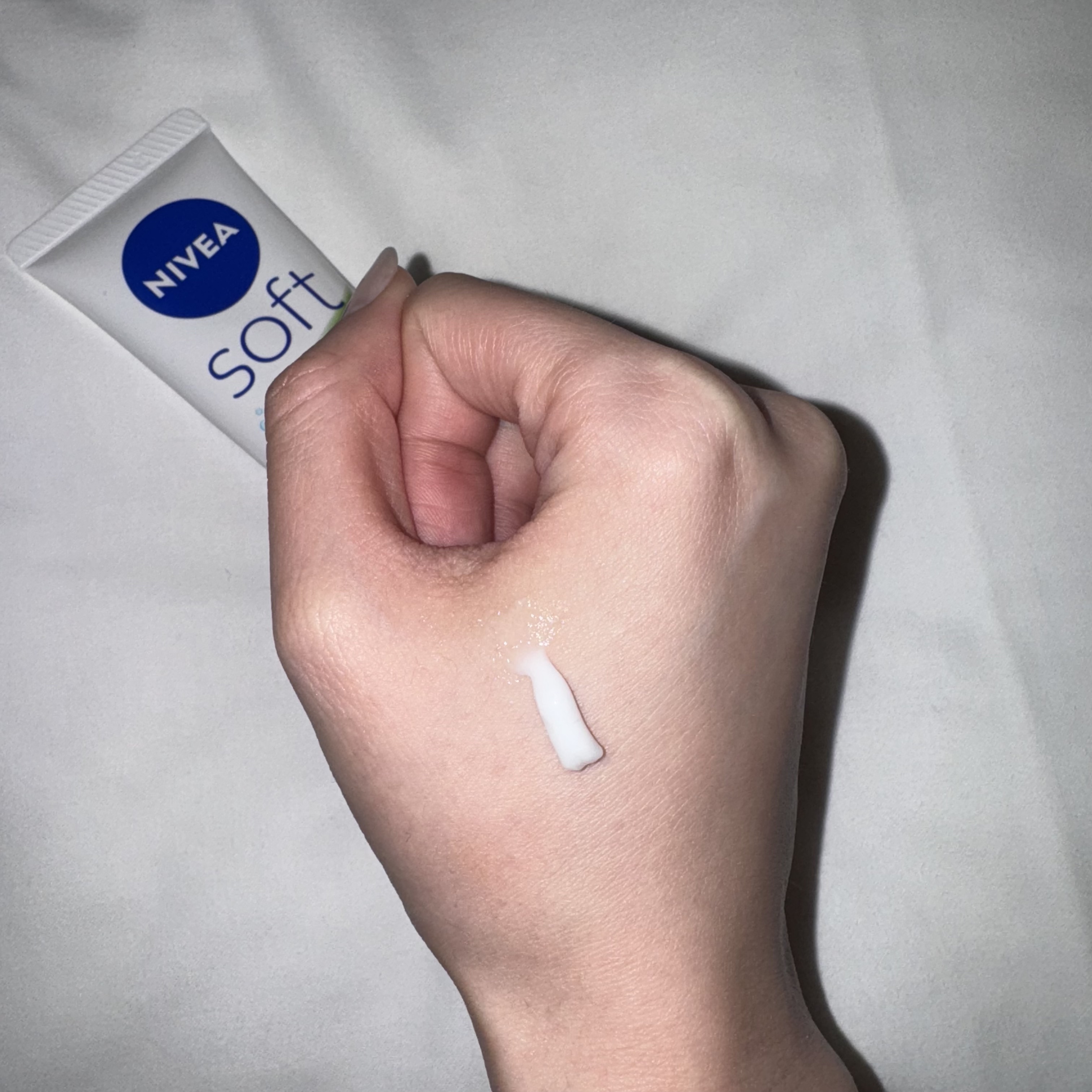 ニベアソフト スキンケアクリーム チューブ 50g【旧】/ニベア/ボディクリームを使ったクチコミ（2枚目）