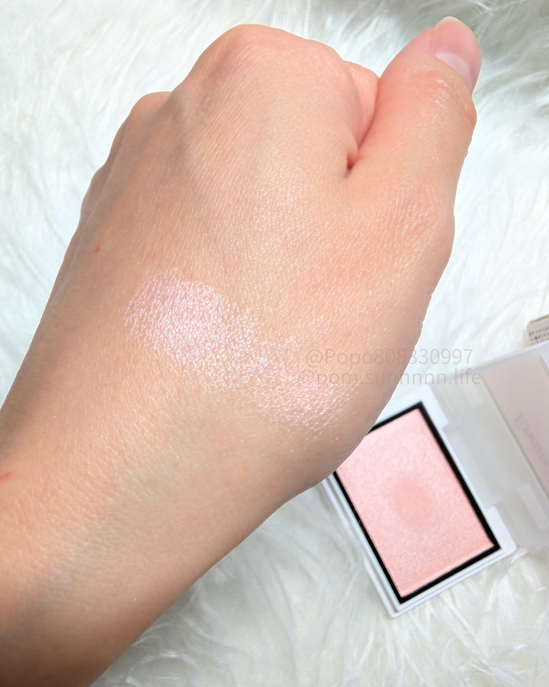 Enamor ジュエリーグロウハイライター 02 ローズクウォーツ/Enamor/パウダーハイライトを使ったクチコミ（3枚目）