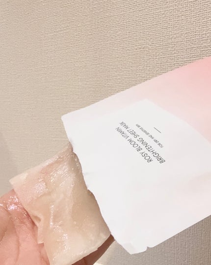 ROSY BLOOM VITAMIN BRIGHTENING SHEET MASK/ATTATION/シートマスク・パックを使ったクチコミ(2枚目)