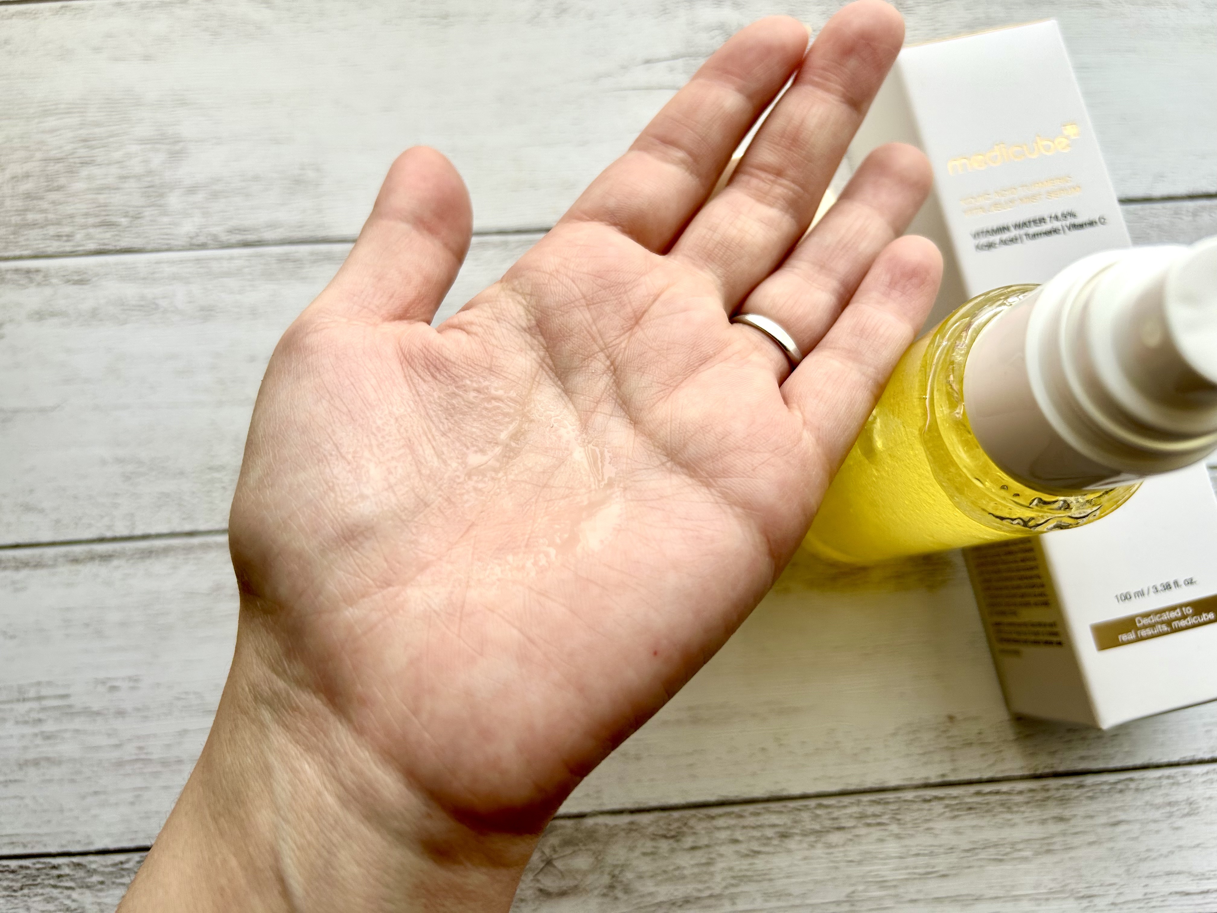 コウジ酸ビタゼリーセラムミスト/MEDICUBE/美容液を使ったクチコミ（2枚目）