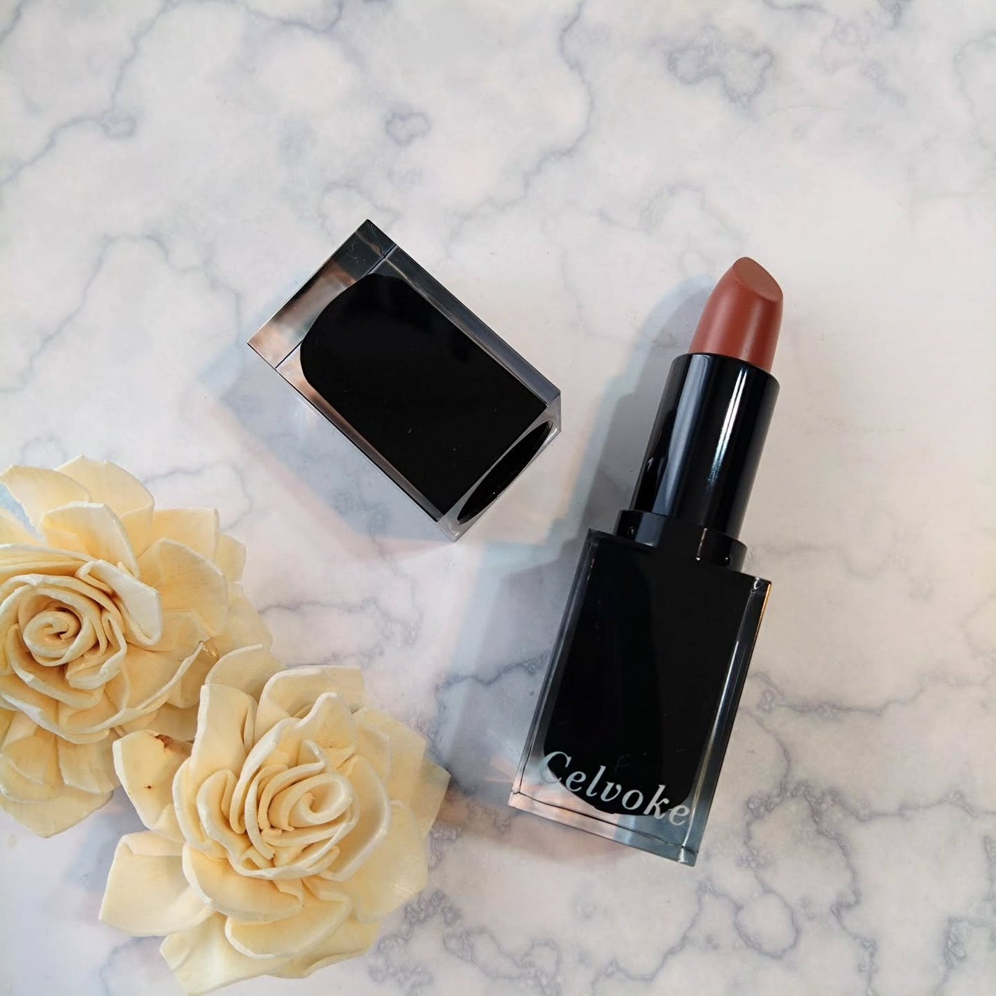 セルヴォーク ルージュ オー ミューテッドグロウ/Celvoke/口紅を使ったクチコミ(4枚目)