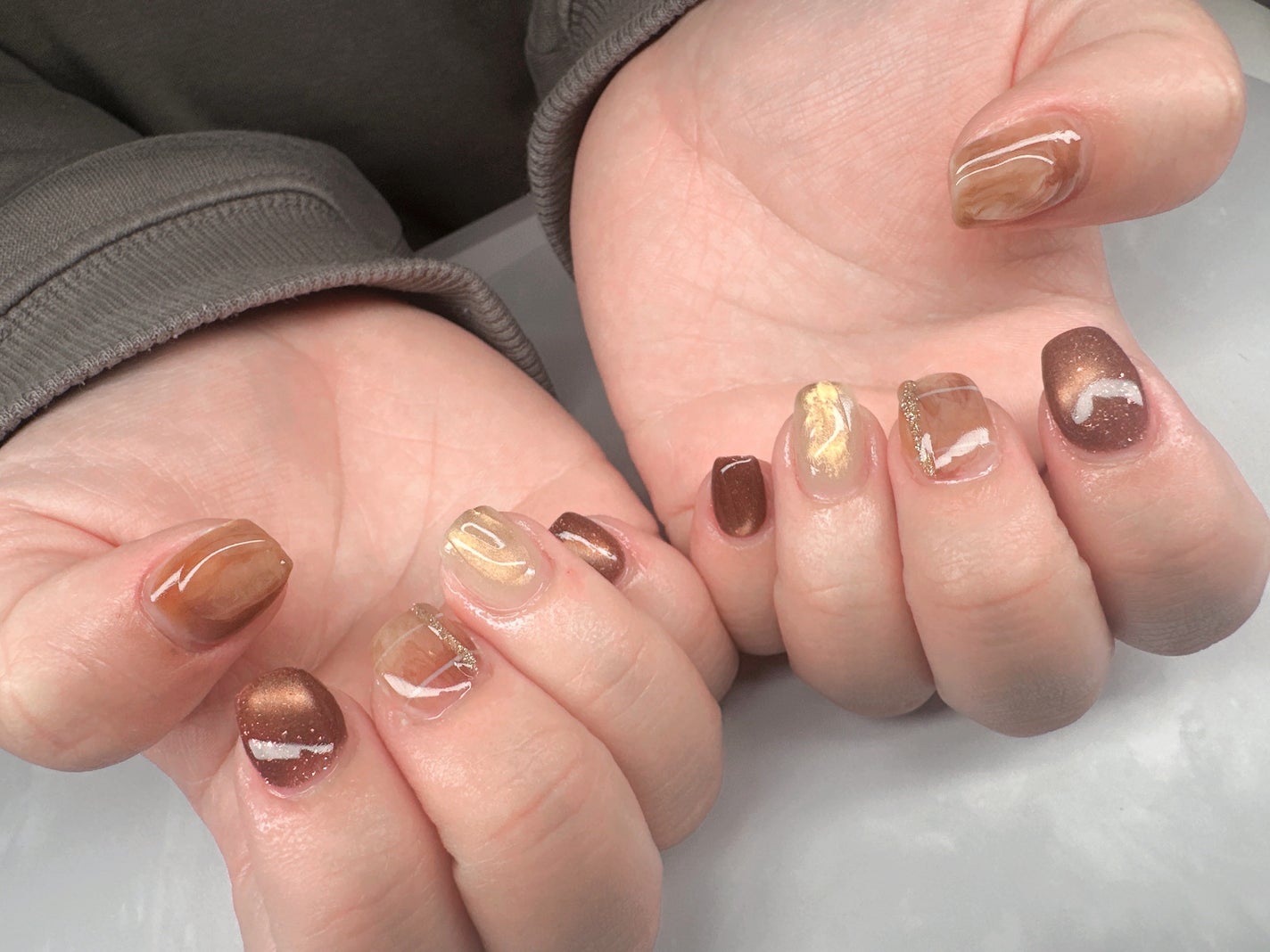 ちゃーん♡ on LIPS 「ジェルネイルデザイン#ジェルネイル#秋ネイル#冬ネイル#マグネ..」(3枚目)