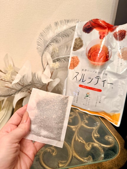 Shiho Arai on LIPS 「スルッティーご紹介します🌿✨厳選された10種のハーブに、オリゴ..」(3枚目)