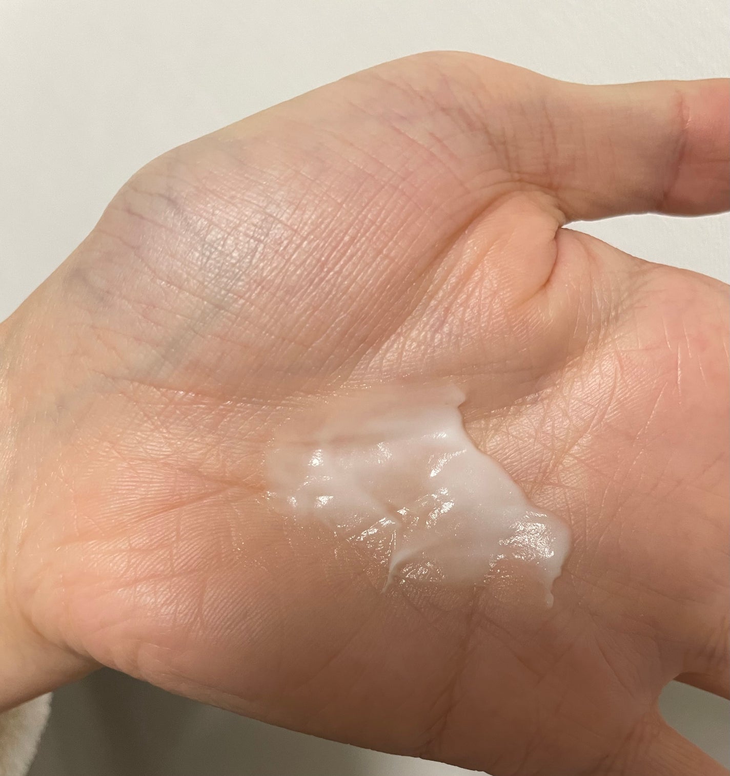 しょう on LIPS 「HUGハンドクリーム容量は30mlです バラエティショップで購..」(2枚目)