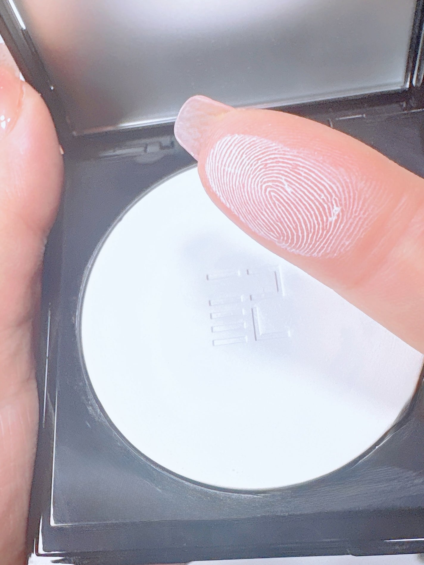 トランスルーシェント ブルーリング セッティング パウダー/PERFECT DIARY/プレストパウダーを使ったクチコミ(3枚目)