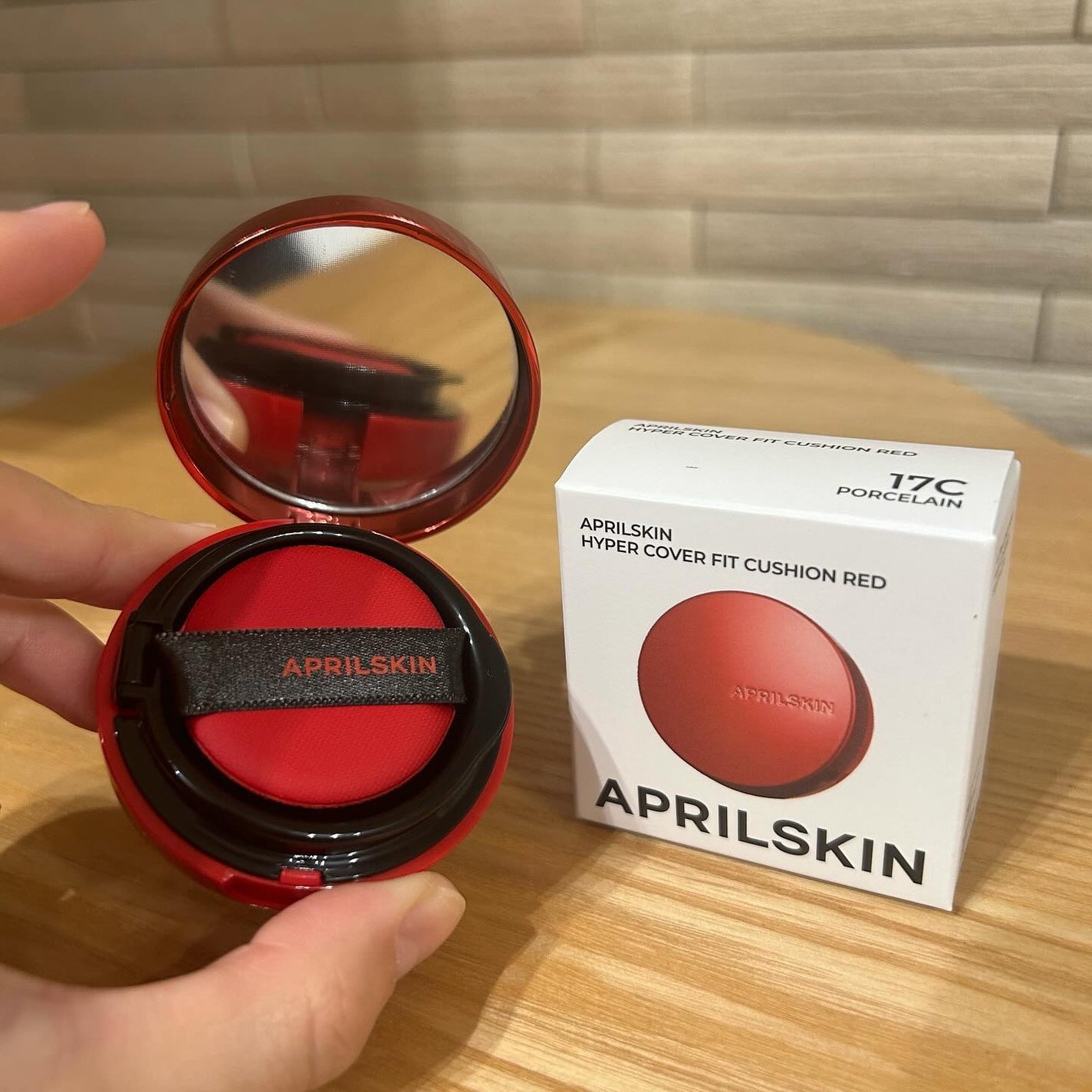 ハイパーカバーフィットクッション red/APRILSKIN/クッションファンデーションを使ったクチコミ(2枚目)