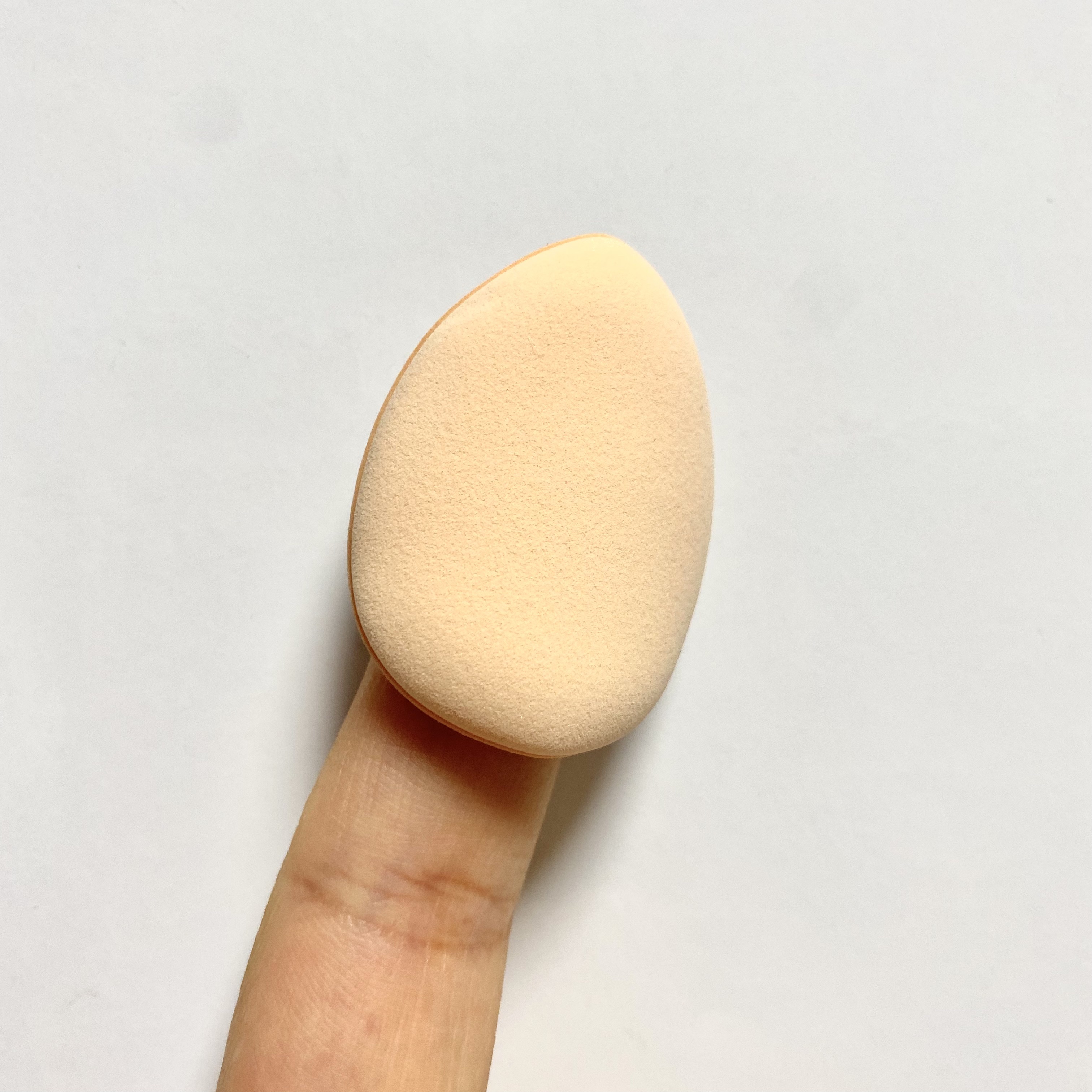 メイクアップパフ（ミニサイズ、４個、専用ケース付）/DAISO/パフ・スポンジを使ったクチコミ（2枚目）