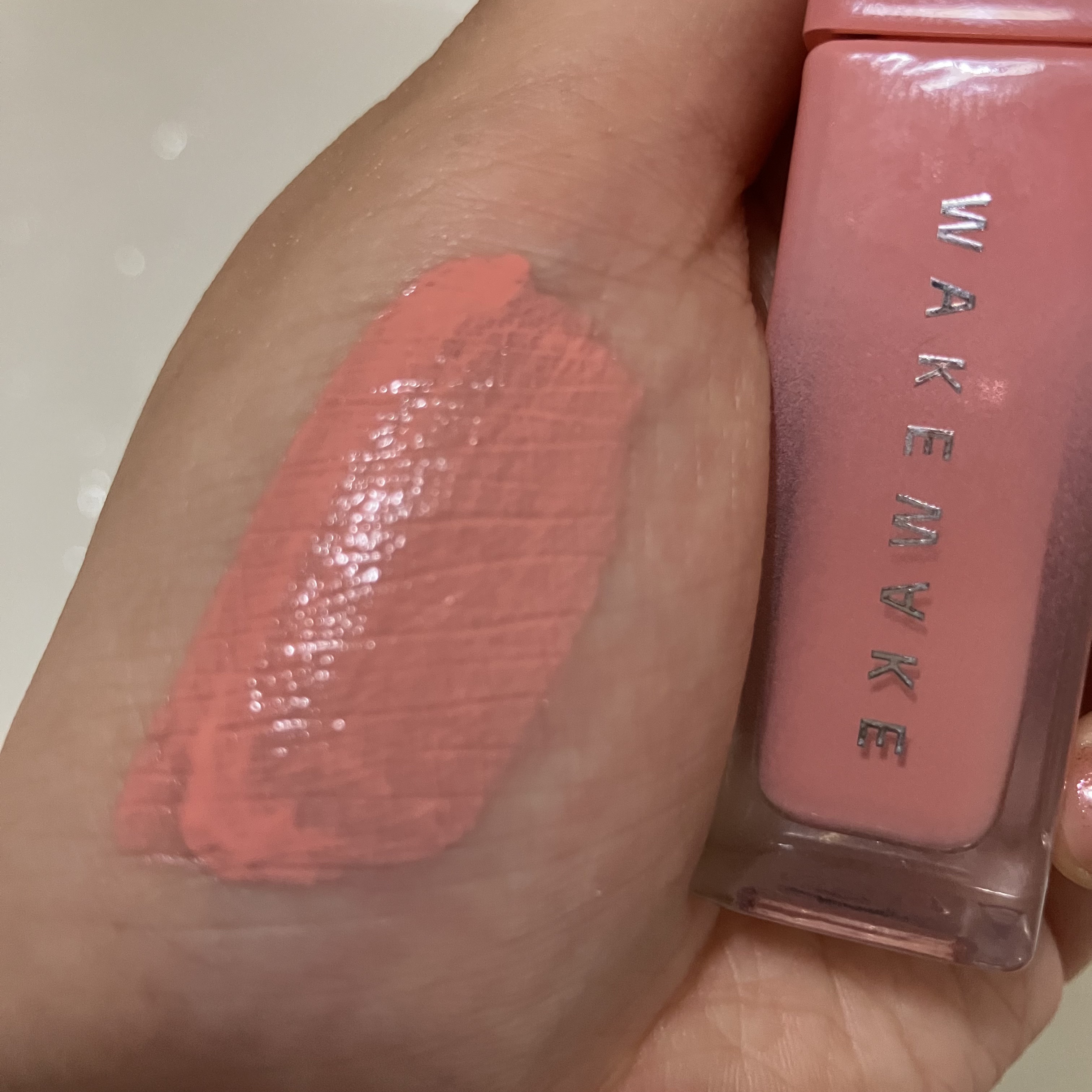 シアーグロウリキッドブラッシャー/wakemake/リキッドチークを使ったクチコミ（2枚目）