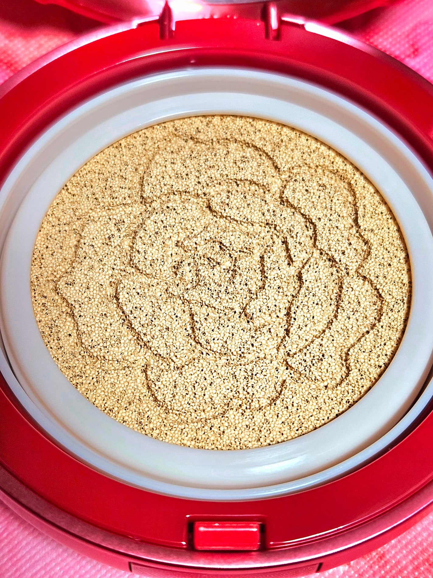 ルビー姫 on LIPS 「化粧水のあとにこのファンデをつけるだけでベース完了です👌美容成..」(3枚目)