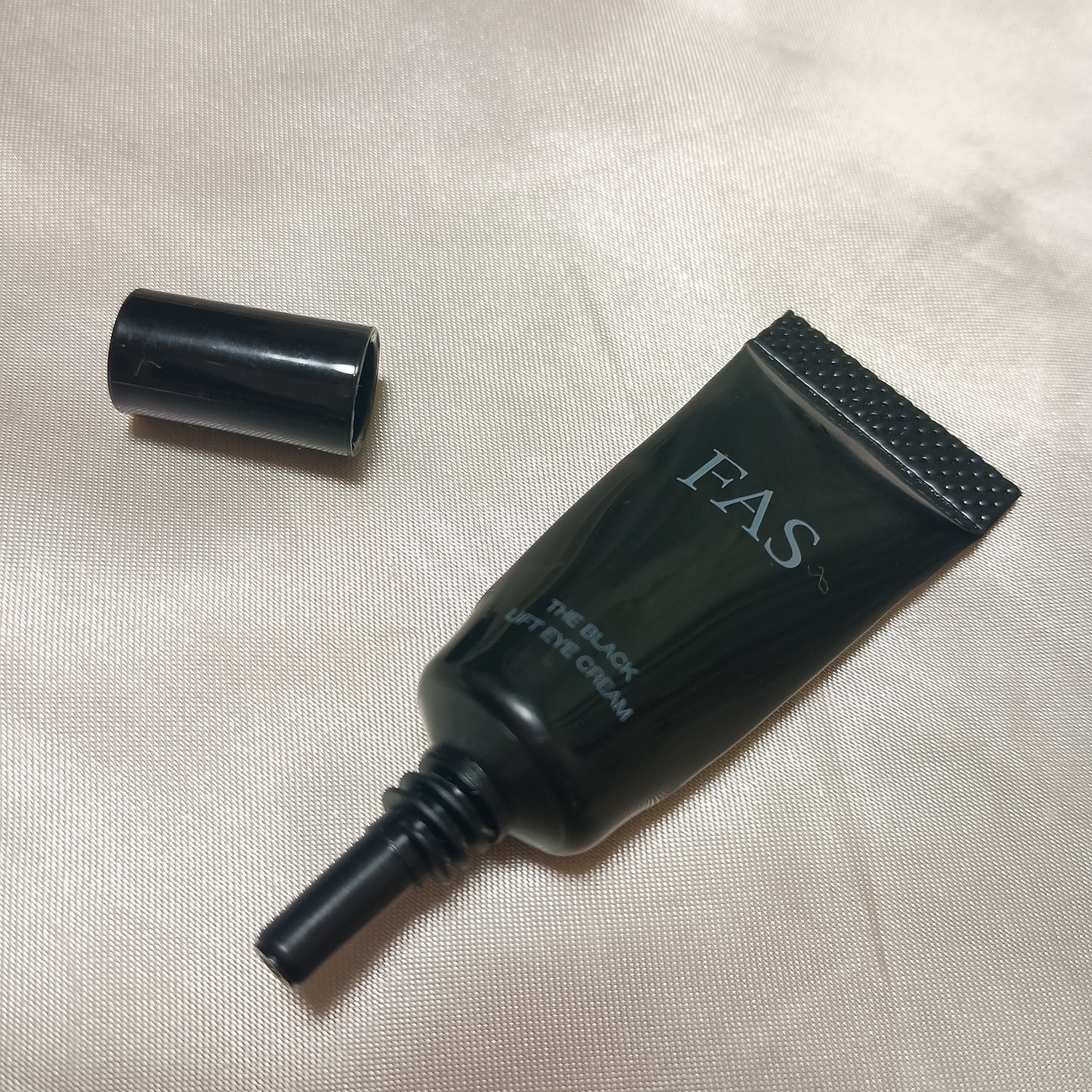 試してみた】FAS FAS ザ ブラック リフト アイクリームの効果・肌質別