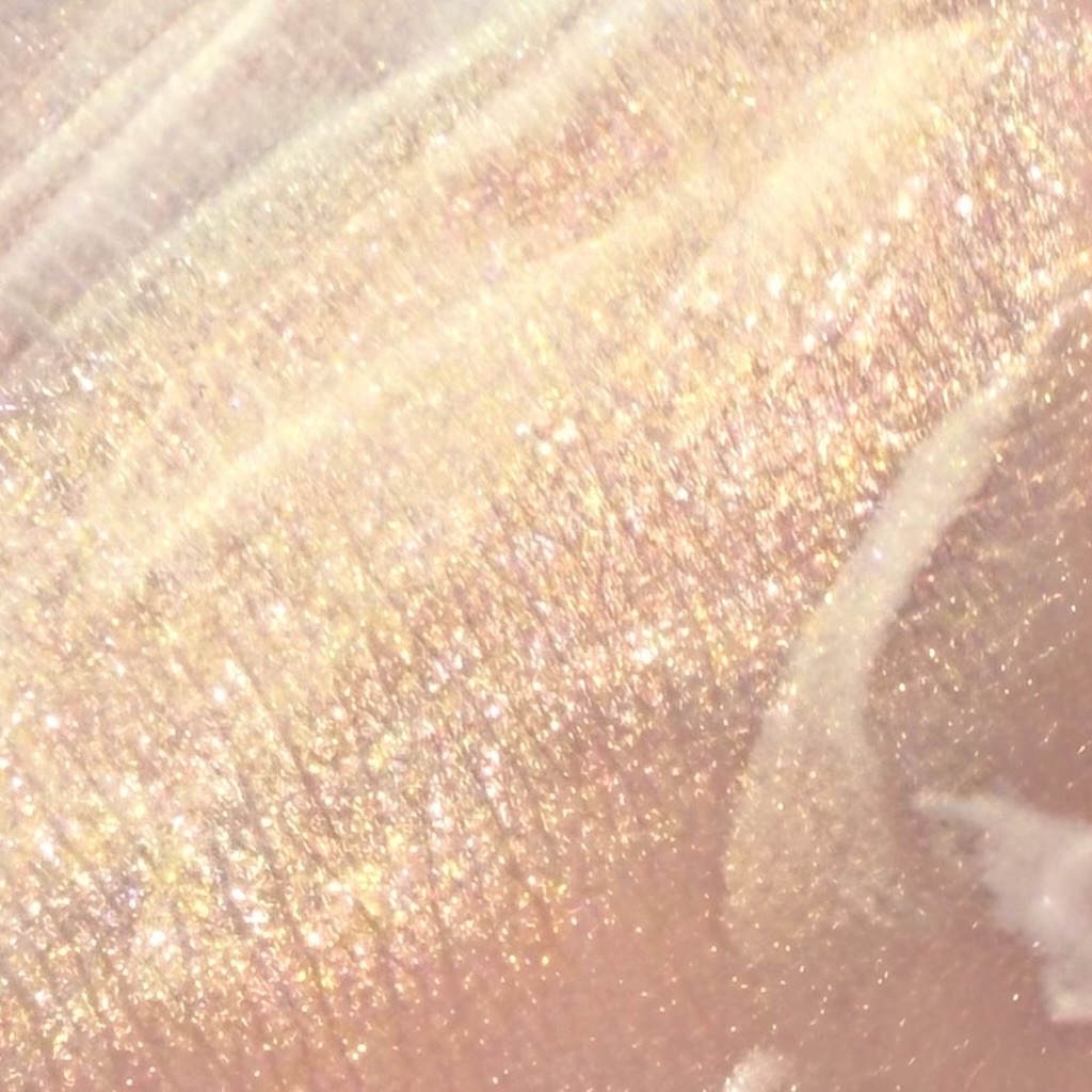 LoNLy  LoNLy  シンティランテハイライトセラム のクチコミ「昨日アインズトルペで買ったハイライトめっちゃかわいい😭💗でもなんかゆるーい液状？で容器がなんか.....」（2枚目）