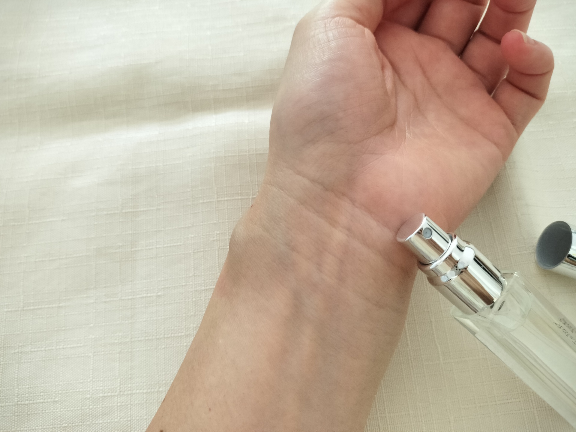 アロマリチュアルフレグランス 〈ホワイトティーフォレスト〉 オードトワレ/アテニア/香水(その他)を使ったクチコミ（3枚目）