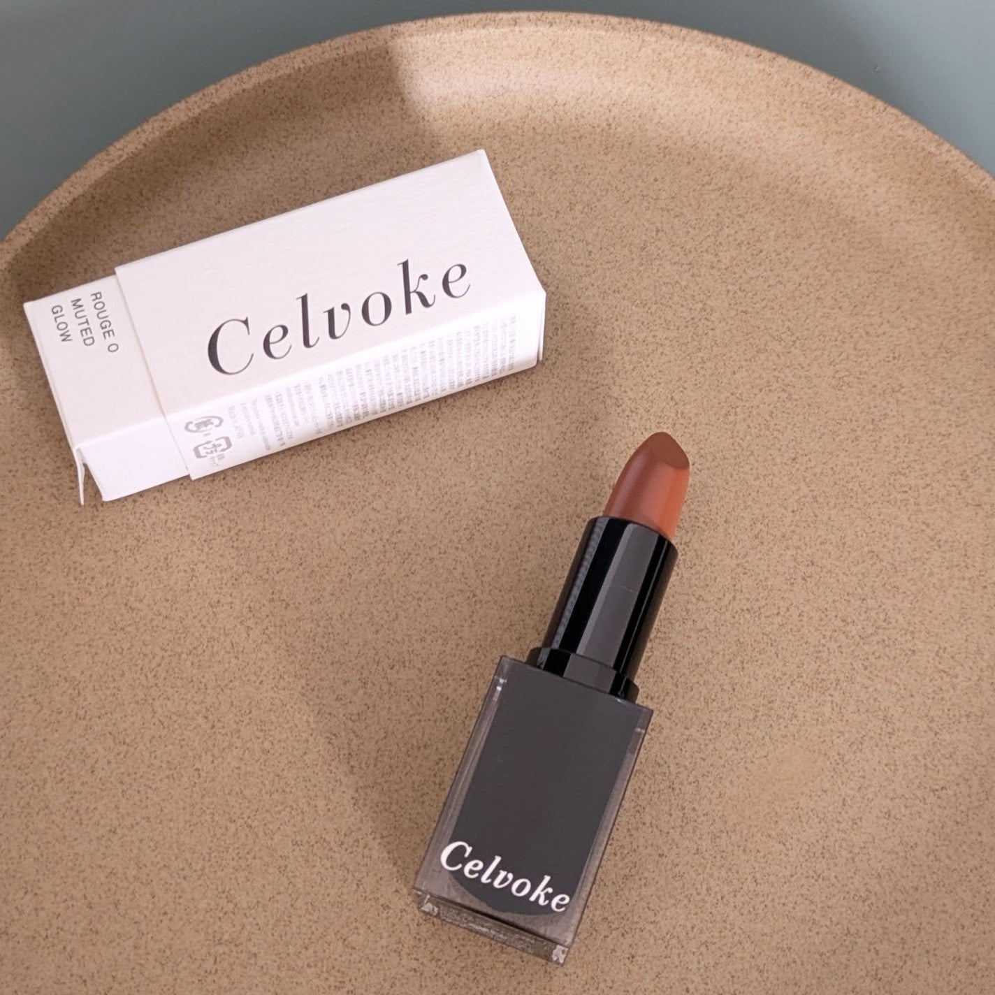 セルヴォーク ルージュ オー ミューテッドグロウ/Celvoke/口紅を使ったクチコミ(4枚目)