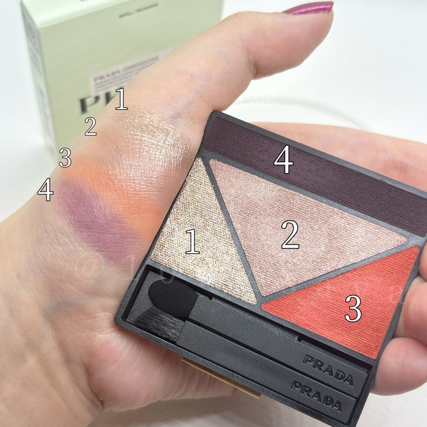 ダイメンションズ マルチエフェクト アイシャドウ/PRADA BEAUTY/アイシャドウパレットを使ったクチコミ(2枚目)