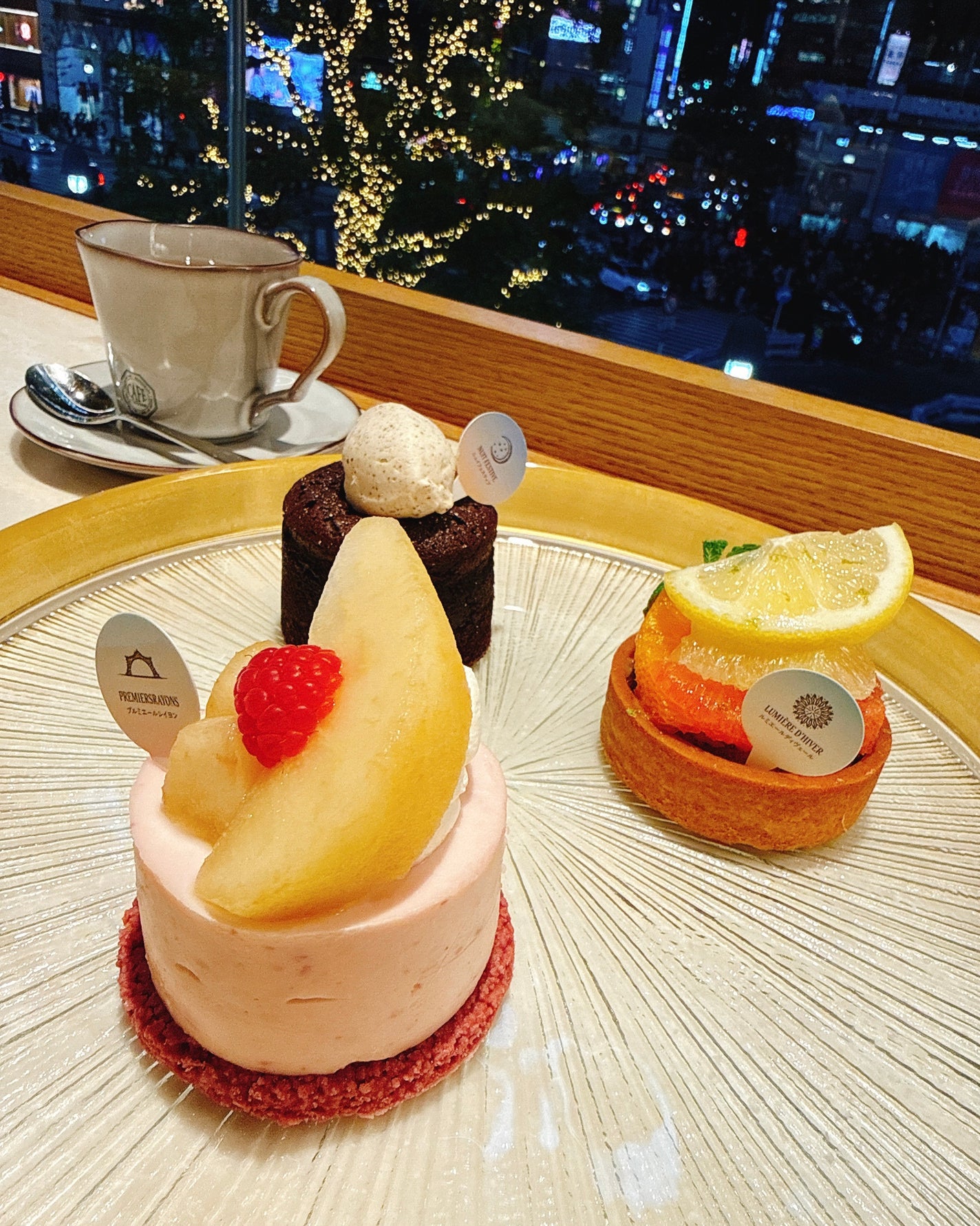 あずみ♡投稿ある方インスタもフォロバ♡ on LIPS 「渋谷のロクシタンカフェで行われた、ロクシタンのクリスマス会にご..」(4枚目)