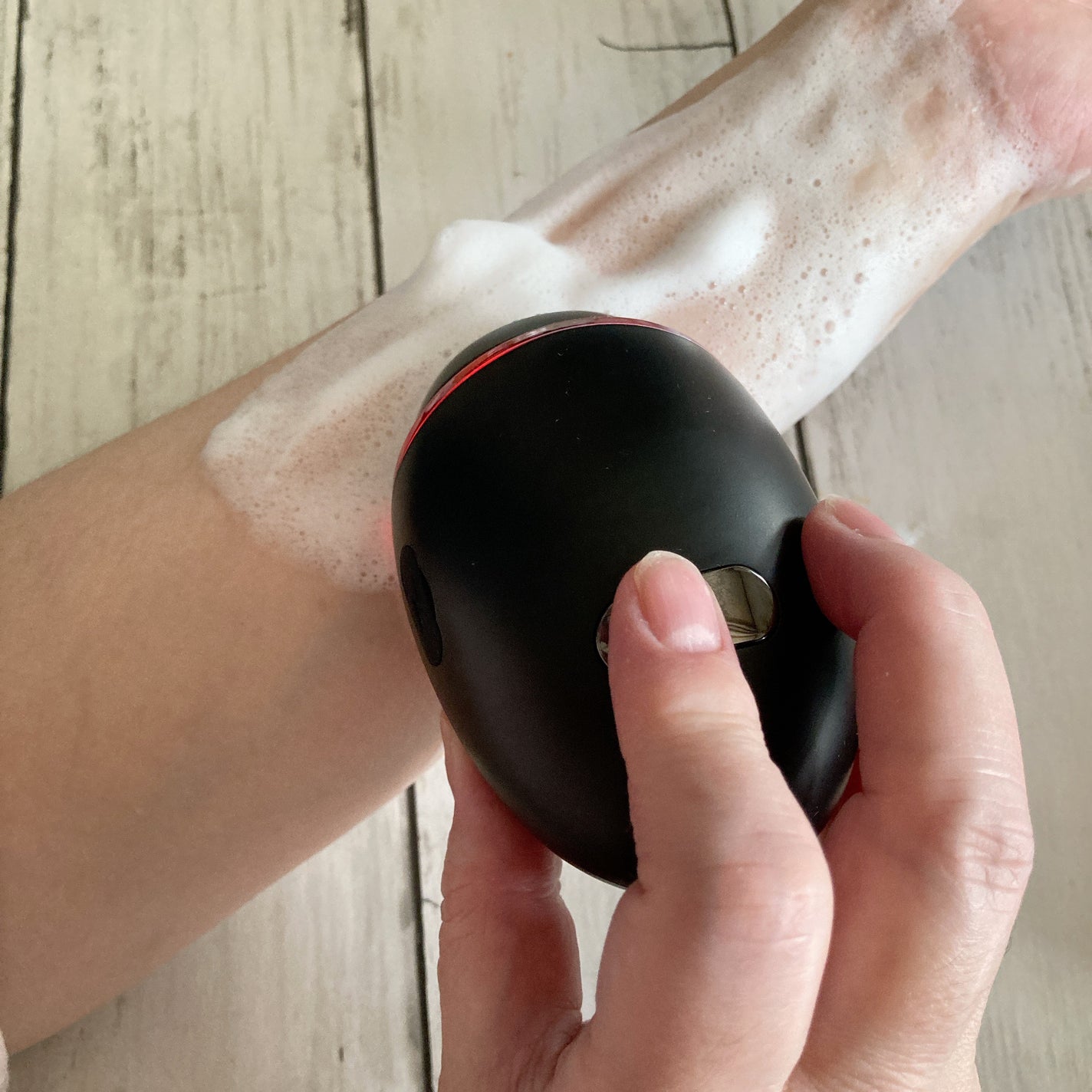 ディズム EMS ポアディープクリア&リフト ブラシ/DISM/バスグッズを使ったクチコミ(4枚目)