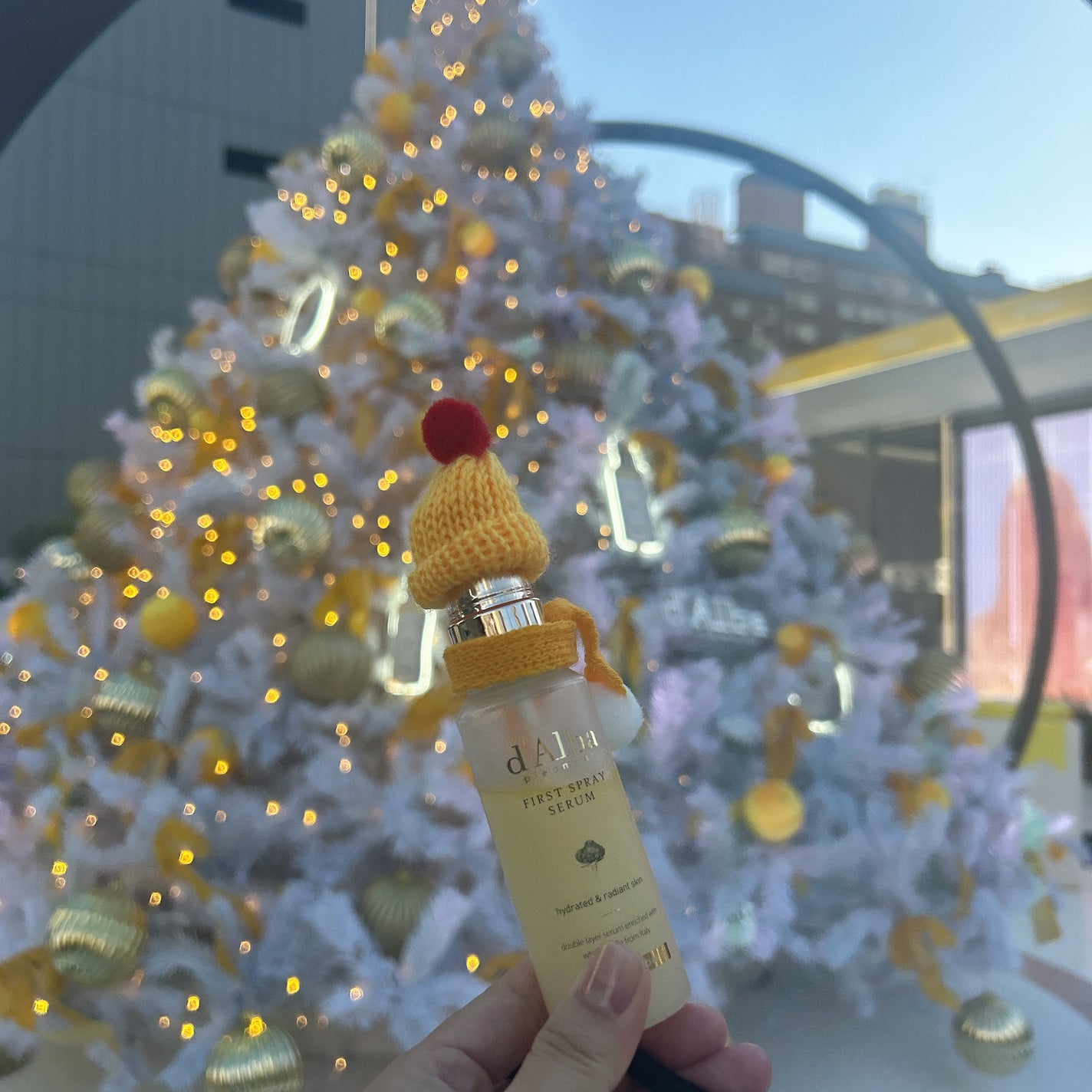 roon_pa@フォロバ on LIPS 「ダルバポップアップイエロー×ホワイトの幸せなホリデー空間🎁🎄全..」(5枚目)