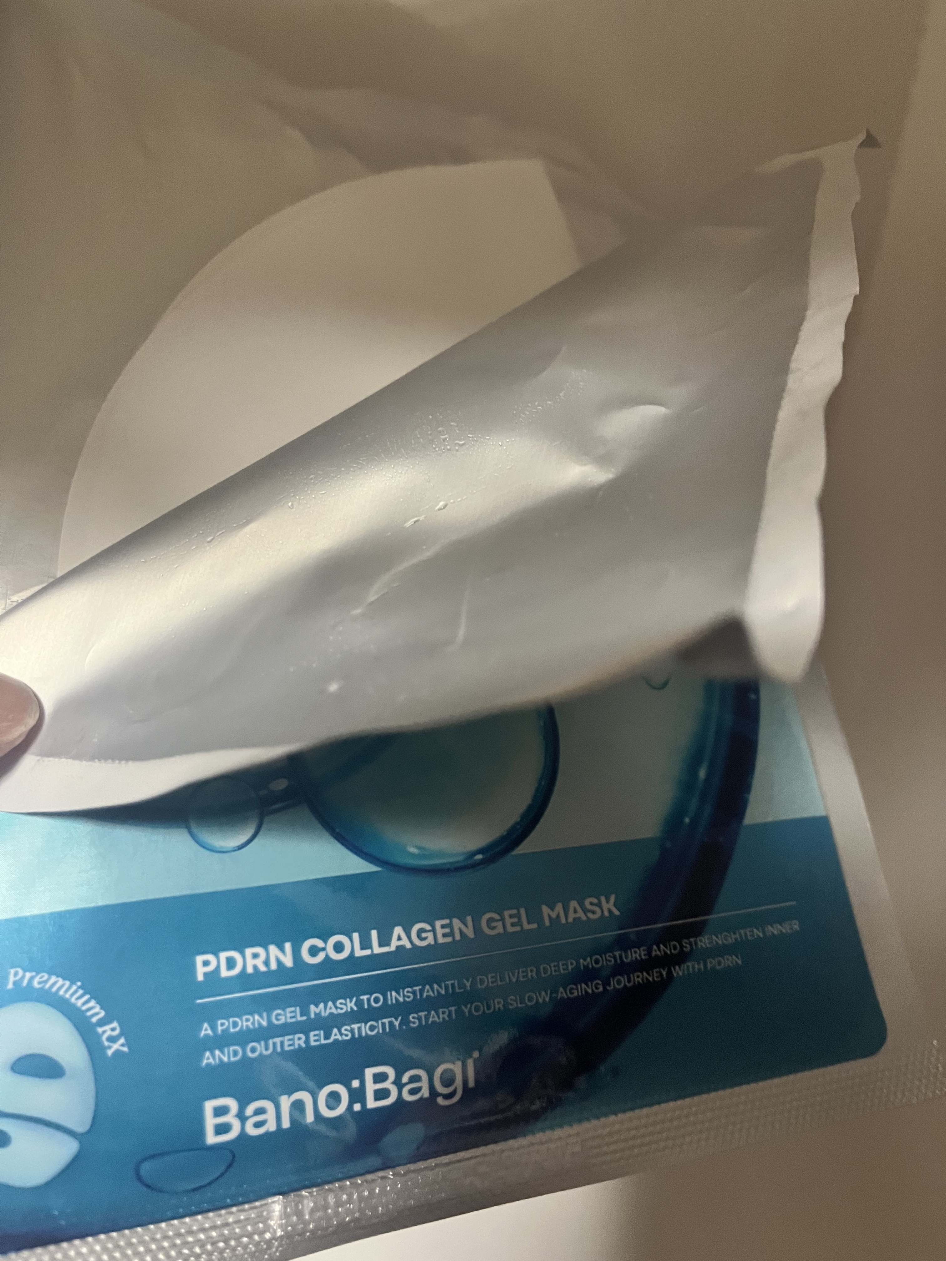 今日はつけたまま寝ます

昨日から寝不足で荒れる兆候ありなのでこれで整えたい！！！

BANOBAGI
PDRNコラーゲンゲルマスク
¥2,400

#メガ割
#乾燥シーズンの肌管理 