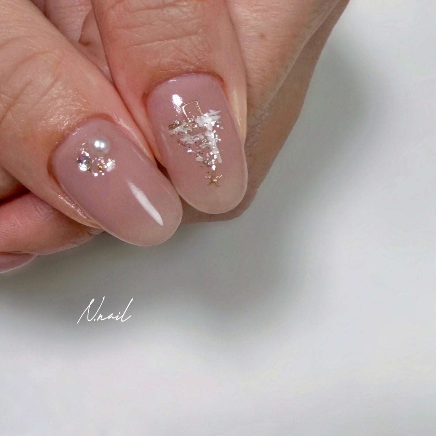 naomi on LIPS 「お上品な🎄✨✨可愛かった😊お待ち込み🫶#クリスマスネイル..」(1枚目)