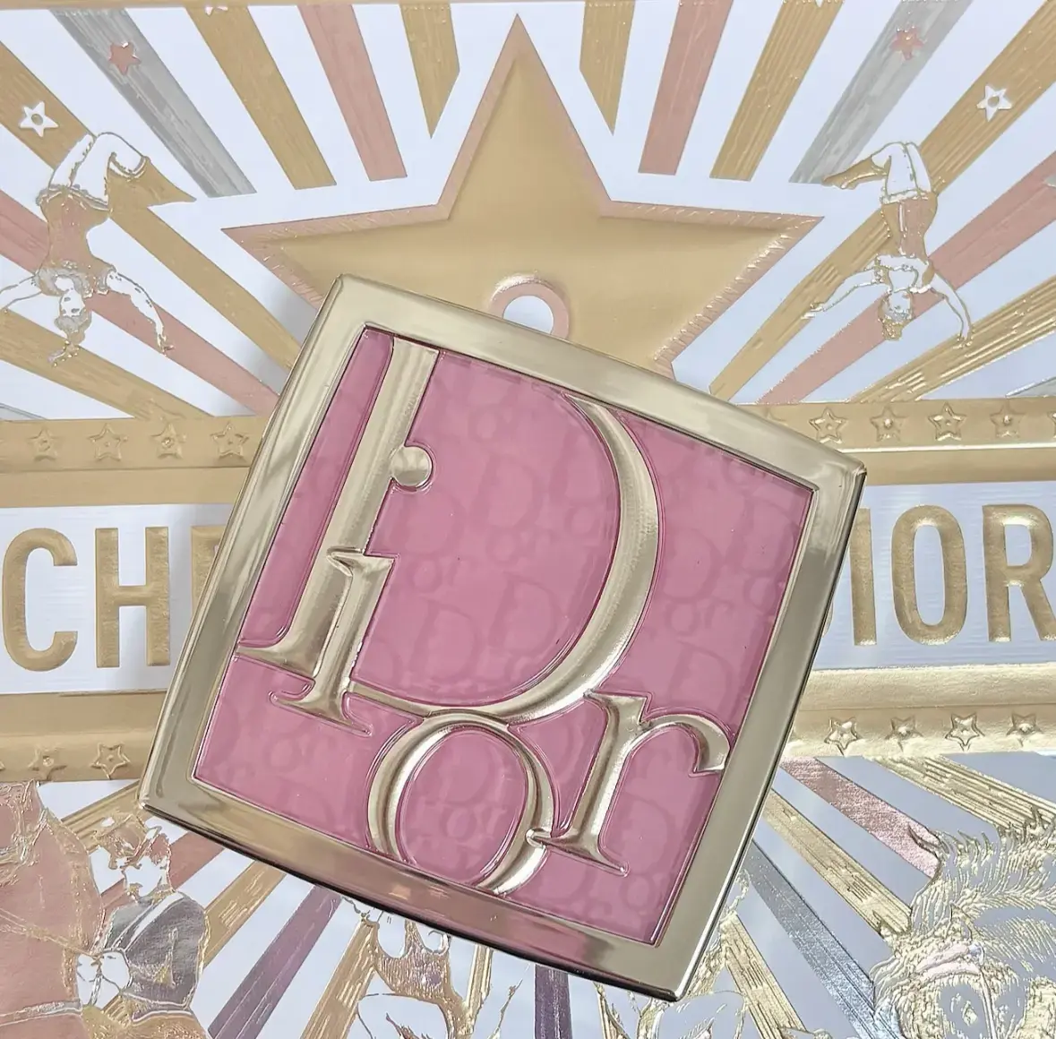 バックステージ ロージー グロウ(ホリデーコレクション 2025 限定品)/Dior/チークを使ったクチコミ(1枚目)