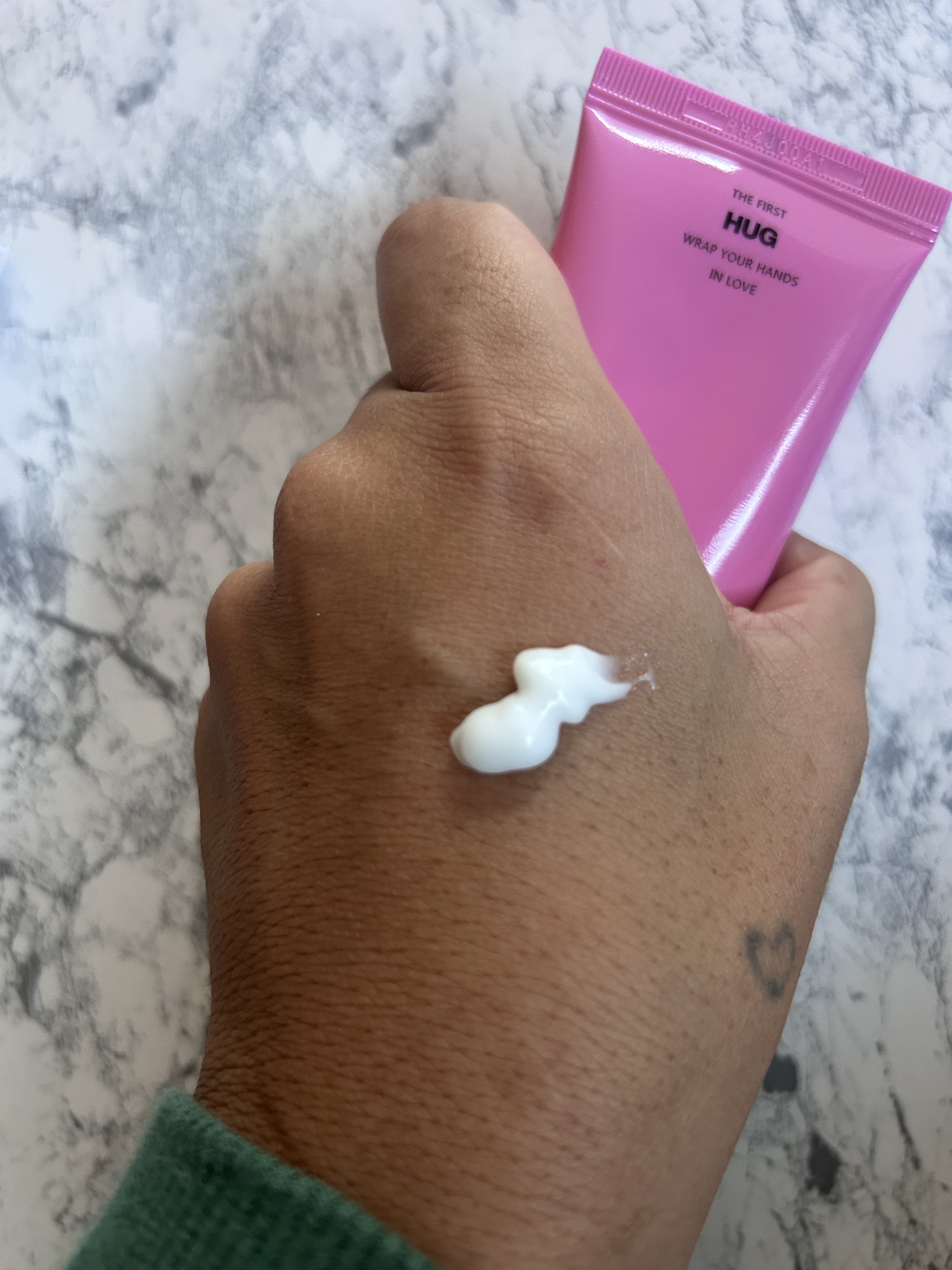 HUG ハンドクリーム/reblocell/ハンドクリームを使ったクチコミ（2枚目）