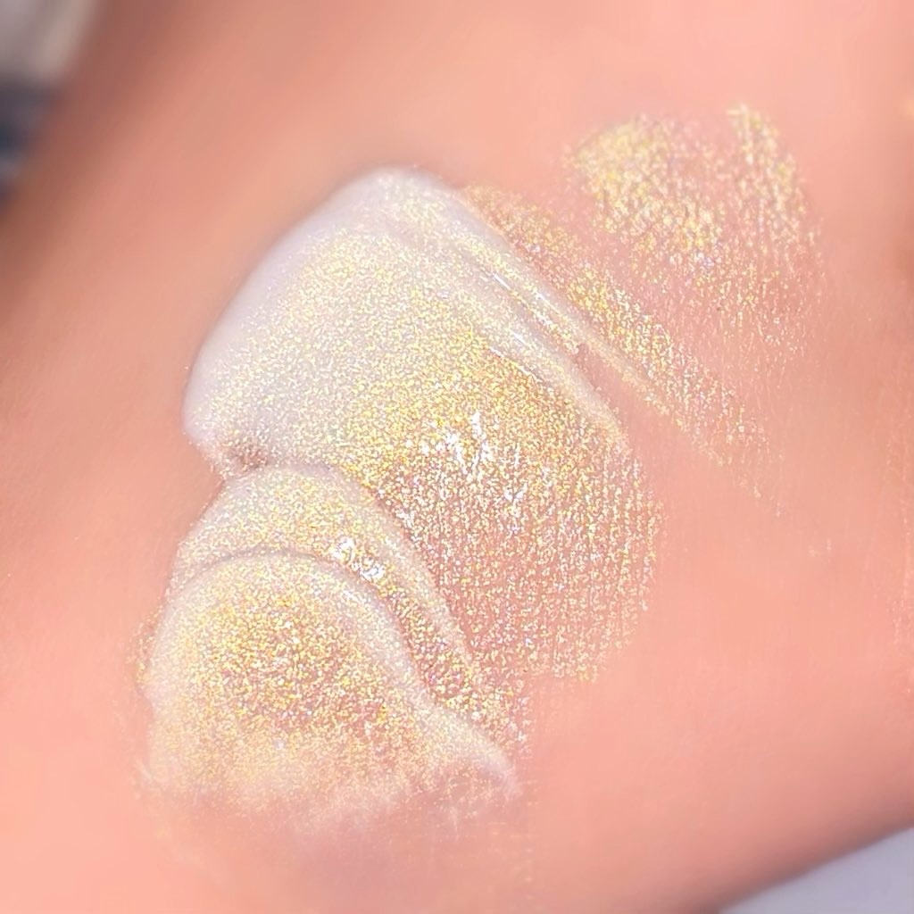 LoNLy  LoNLy  シンティランテハイライトセラム のクチコミ「昨日アインズトルペで買ったハイライトめっちゃかわいい😭💗でもなんかゆるーい液状？で容器がなんか.....」（1枚目）