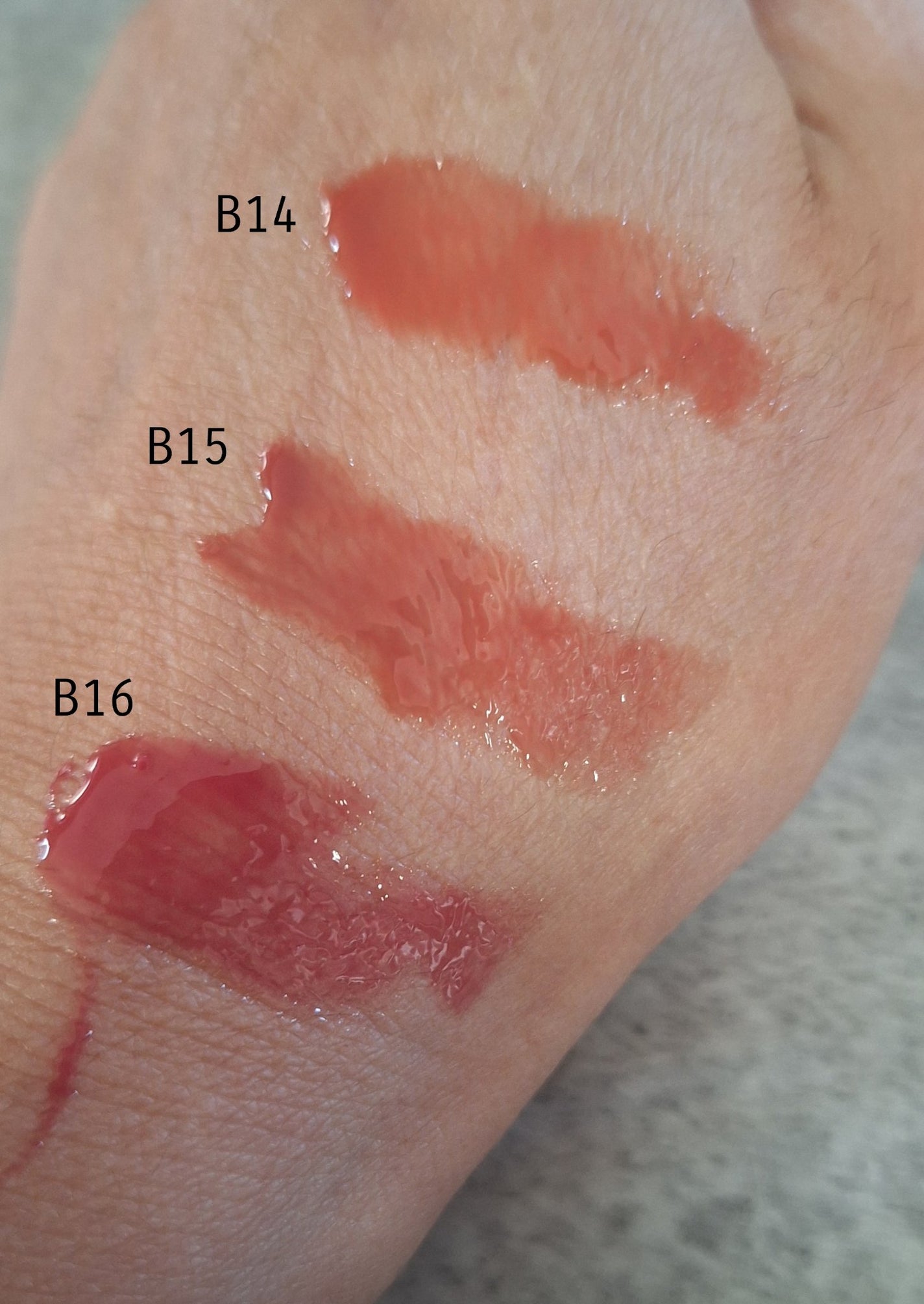 フィー 3Dボリューミンググロス/fwee/リップグロスを使ったクチコミ(2枚目)