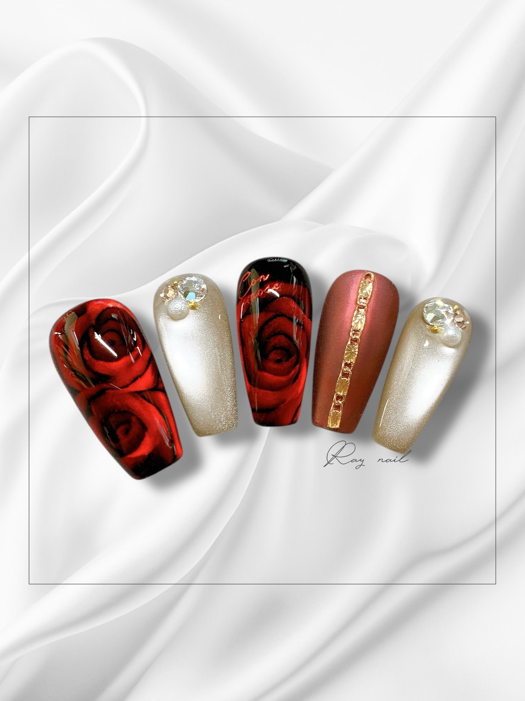 マグローズ🌹

以前投稿したマグローズネイルをアレンジ🥰🌹

奥行感のある薔薇がめちゃくちゃ可愛い💕✨
まるで薔薇を埋め込んだようなネイルです💅

ローズネイルのやり方はセミナー動画を販売しておりますので、受講希望の方はインスタを