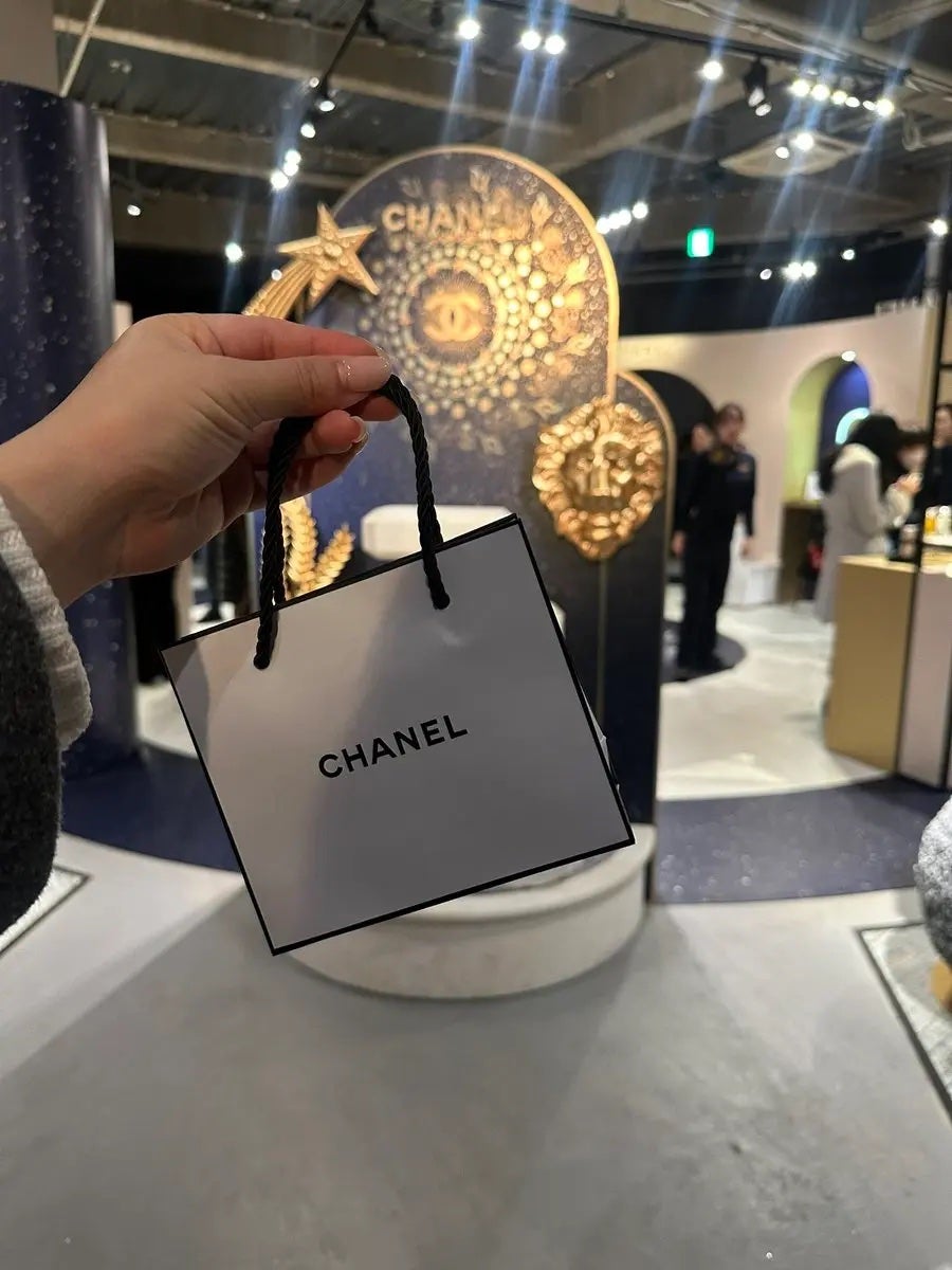 雲丹ちゃん🐰フォロバ100 on LIPS 「神宮のCHANELイベ⟡.·キラキラしていて映像や空間が素敵だ..」(4枚目)