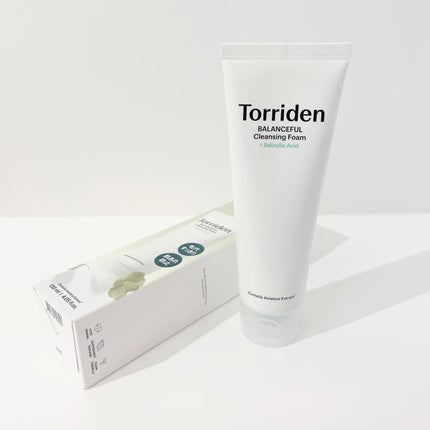 トリデン
バランスフル シカ クレンジングフォーム
初めてトリデンのクレンジングフォームを使ったのですが、
肌荒れや皮脂の悩みもスッキリ解決できる求めていたアイテムでした🌿
弱酸性だと物足りないけど