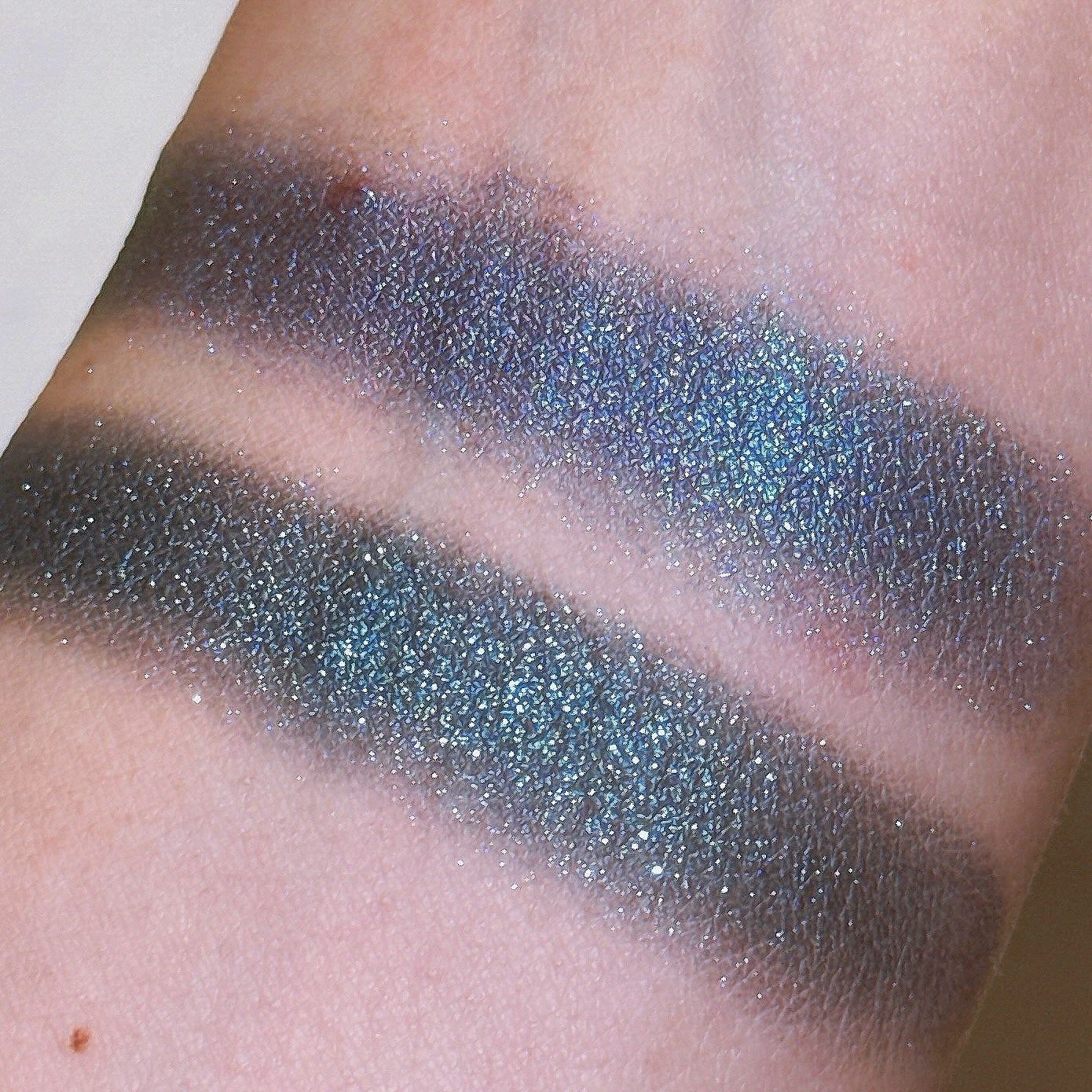 アイシャドウ メタリック/M・A・C/単色アイシャドウを使ったクチコミ(6枚目)