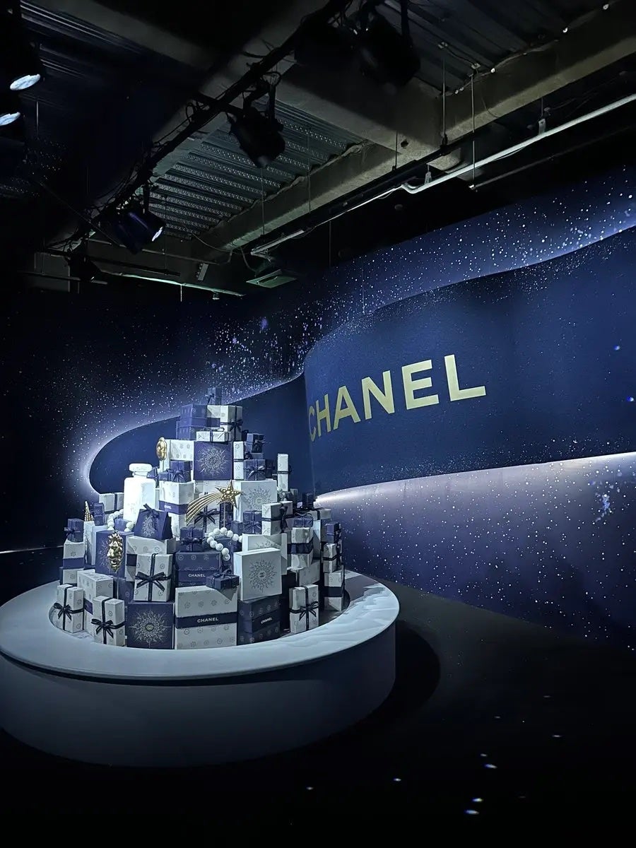 雲丹ちゃん🐰フォロバ100 on LIPS 「神宮のCHANELイベ⟡.·キラキラしていて映像や空間が素敵だ..」(1枚目)