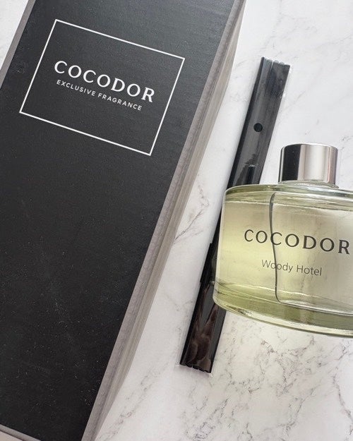シグネチャー リードディフューザーウッディホテル/COCODOR/ルームフレグランスを使ったクチコミ(2枚目)
