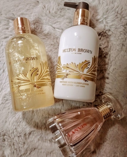 フェスティブヴィンテージ エルダーフラワー バス&シャワージェル/モルトンブラウン/ボディソープを使ったクチコミ(1枚目)