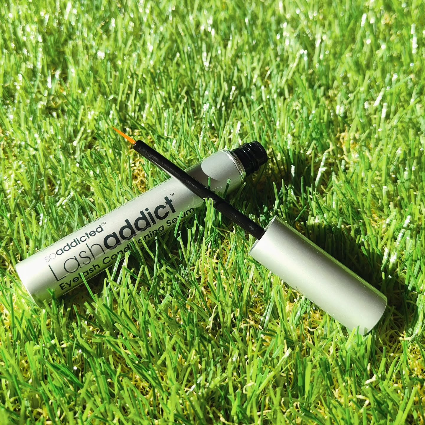 ❮ ラッシュアディクト アイラッシュ コンディショニング セラム アドバンス ❯

目元に自信を。

清潔なまつ毛に塗るだけ！

まつ毛のコンディションを整えてくれます💕

毛先が細いので、根元付近にも塗りやすかったです✨

#PR
