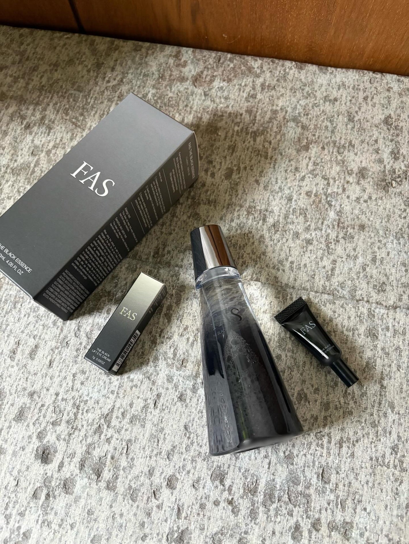 ザ ブラック エッセンス/FAS/化粧水を使ったクチコミ(2枚目)