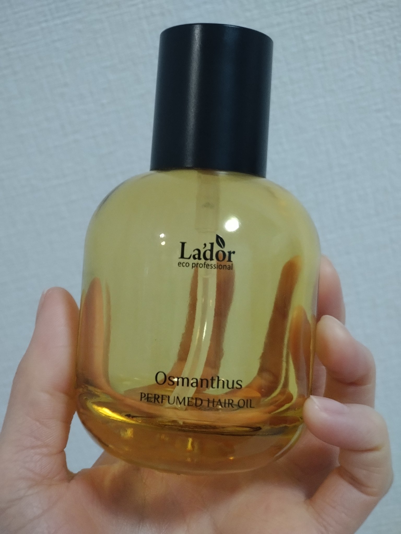 #使い切り報告

La'dorのパフュームヘアオイル オスマンサス
使い切りました🙌

少量でものびがよかったので
コスパ良かった〜👌
