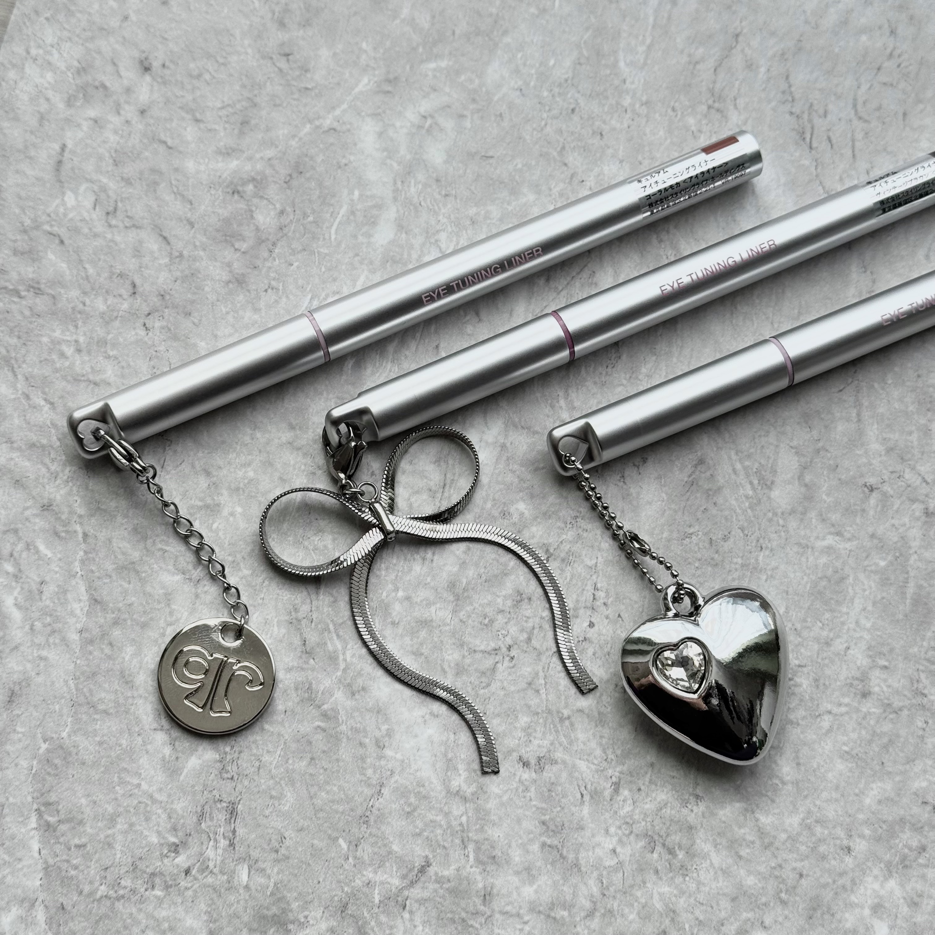 キュルアム　アイチューニングライナー/キュルアム/リキッドアイライナーを使ったクチコミ（2枚目）