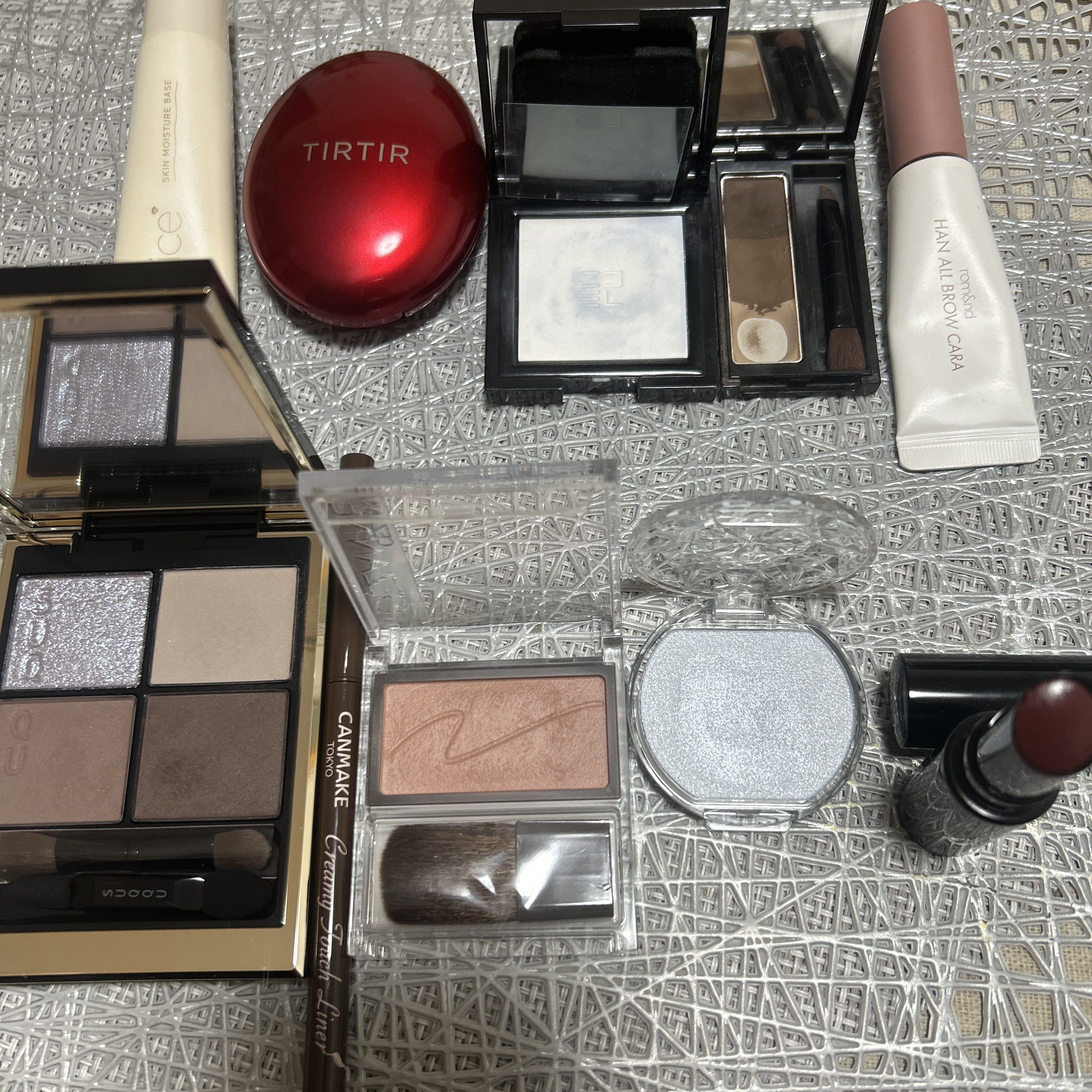 ケイト デザイニングアイブロウ3D/KATE/パウダーアイブロウを使ったクチコミ（2枚目）