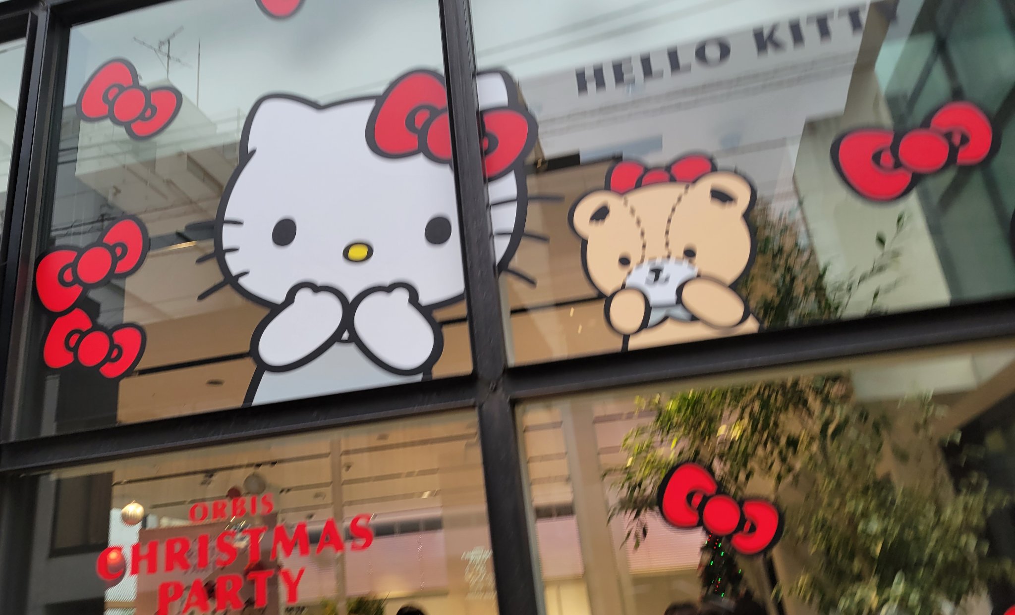 オルビス✕ハローキティのオルビスユーエッセンスローションコラボボトル可愛すぎる🎀✨
本日販売は終了してたしオンラインもソールドしてて凄い🌠

#スキンケアラウンジバイオルビス
#ハローキティとオルビスク