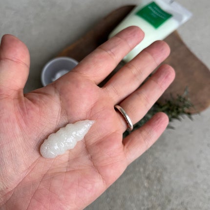 ローズマリー スカルプ スクラブ/AROMATICA/ヘッドスクラブを使ったクチコミ(2枚目)