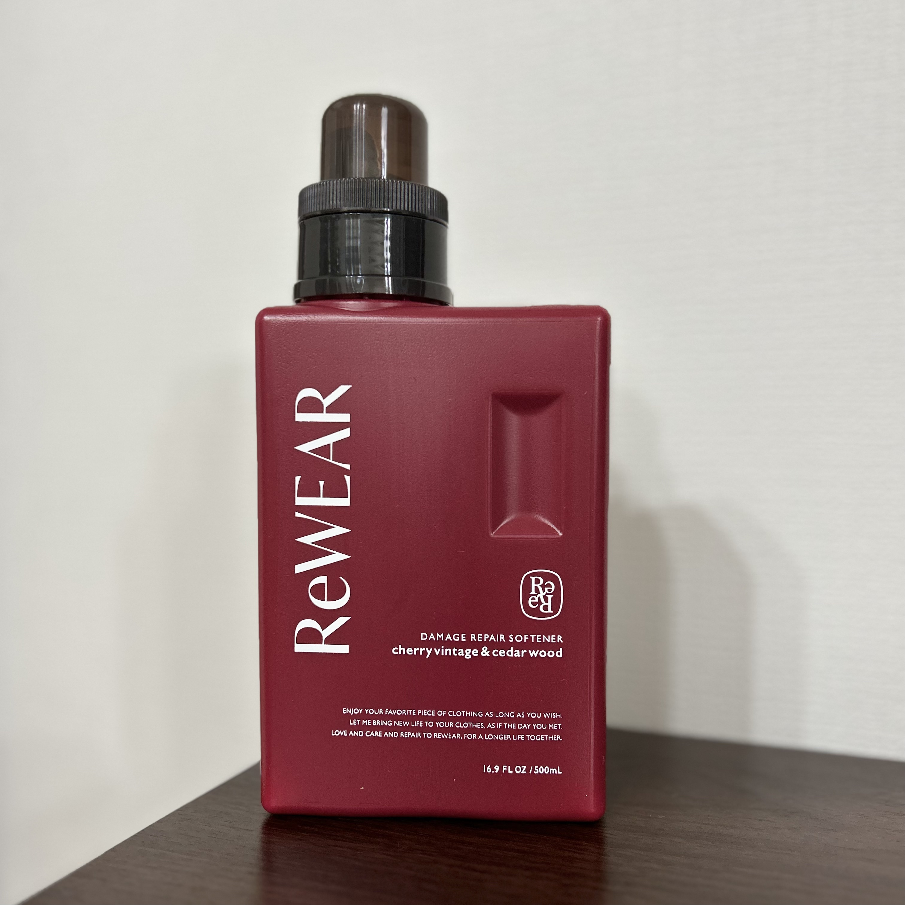 

✎𓂃再生柔軟剤「ReWEAR」チェリーヴィンテージ＆シダーウッド 

フルーティーなチェリーやブラックベリーに
深みのある赤ワインが合わさり
シダーウッドとムスクが柔らかく残る
芳醇で気品あふれる至福の香り🍒🤍