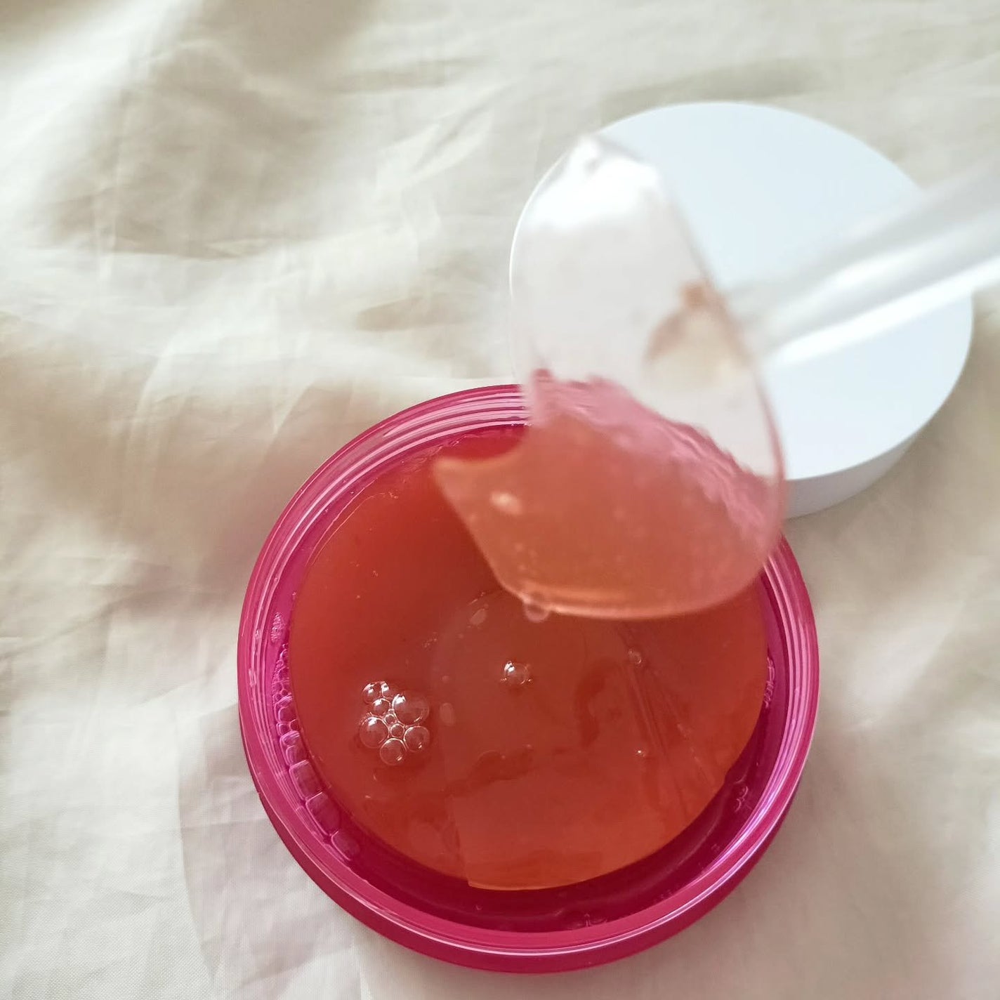 よりたま on LIPS 「@isoi_japan様✨目元集中ケアアイゲルパッチ✨忙しい日..」(3枚目)