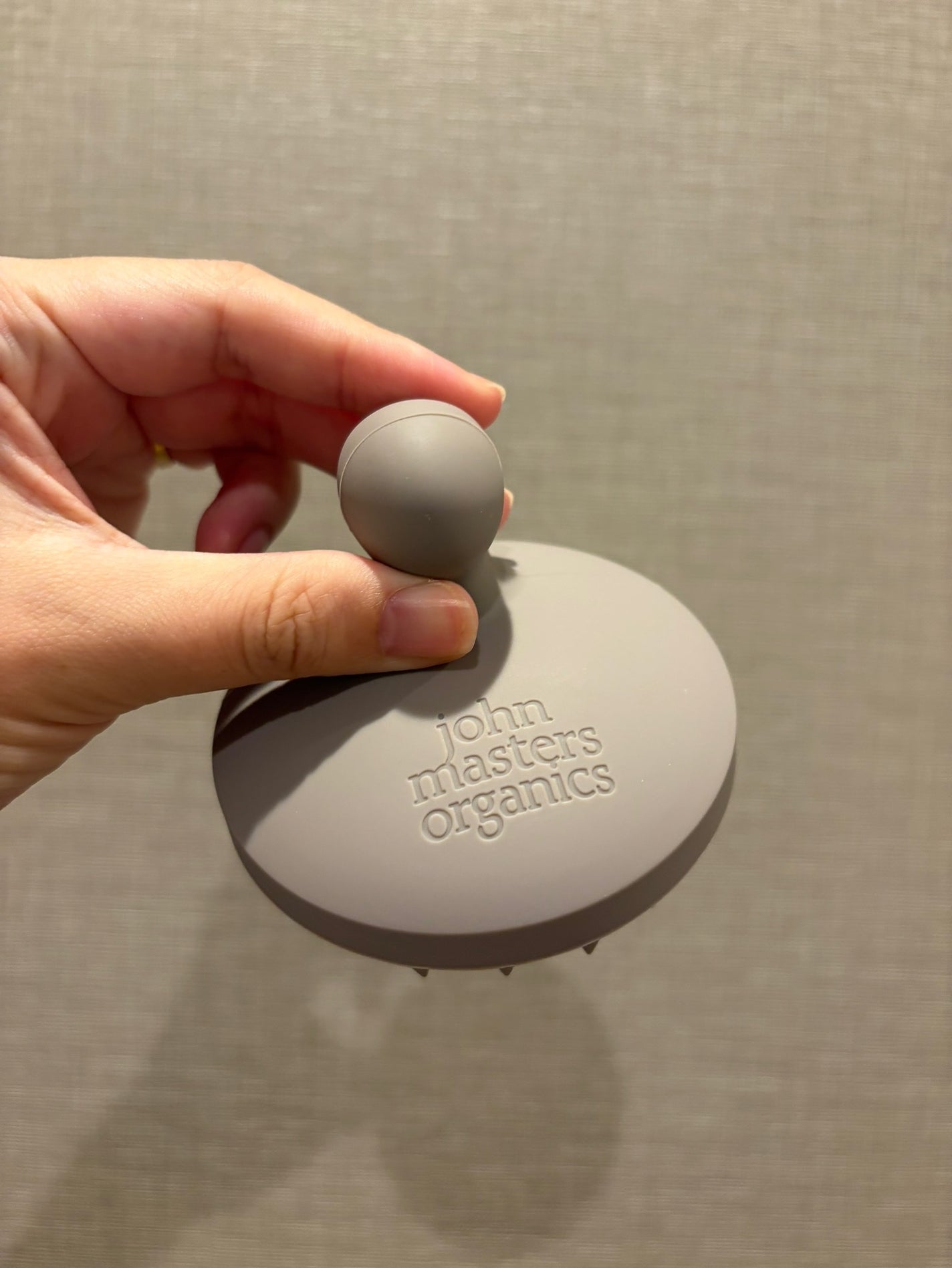 スキャルプシェイクブラシ/john masters organics/スカルプブラシを使ったクチコミ(3枚目)