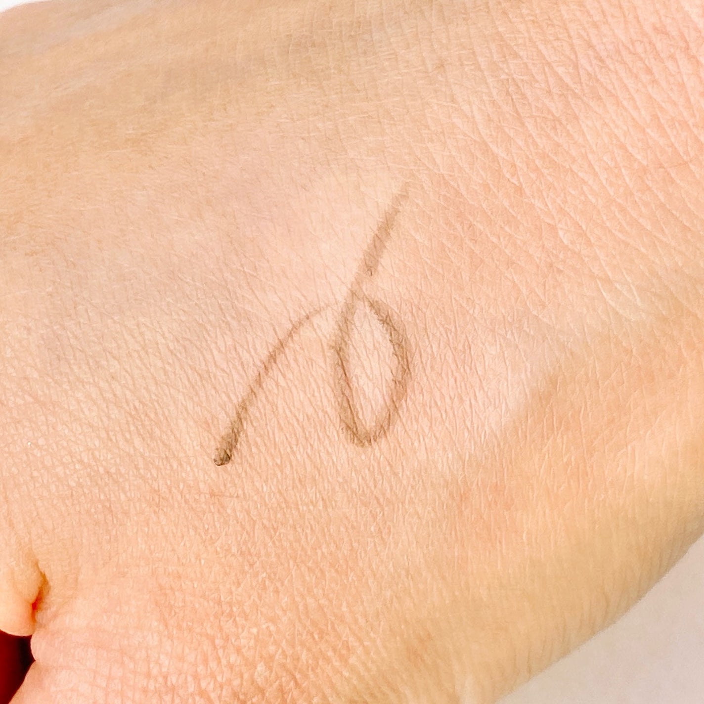 「密着アイライナー」極細クリームペンシル/デジャヴュ/ペンシルアイライナーを使ったクチコミ(6枚目)