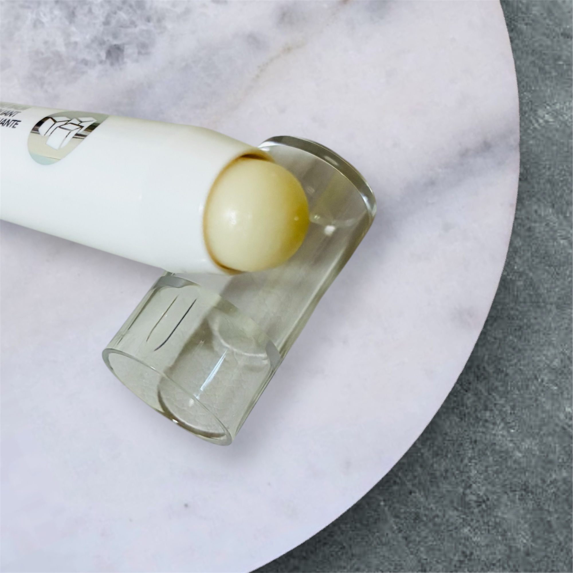 レブロン キス シュガー スクラブ/REVLON/リップスクラブを使ったクチコミ（2枚目）