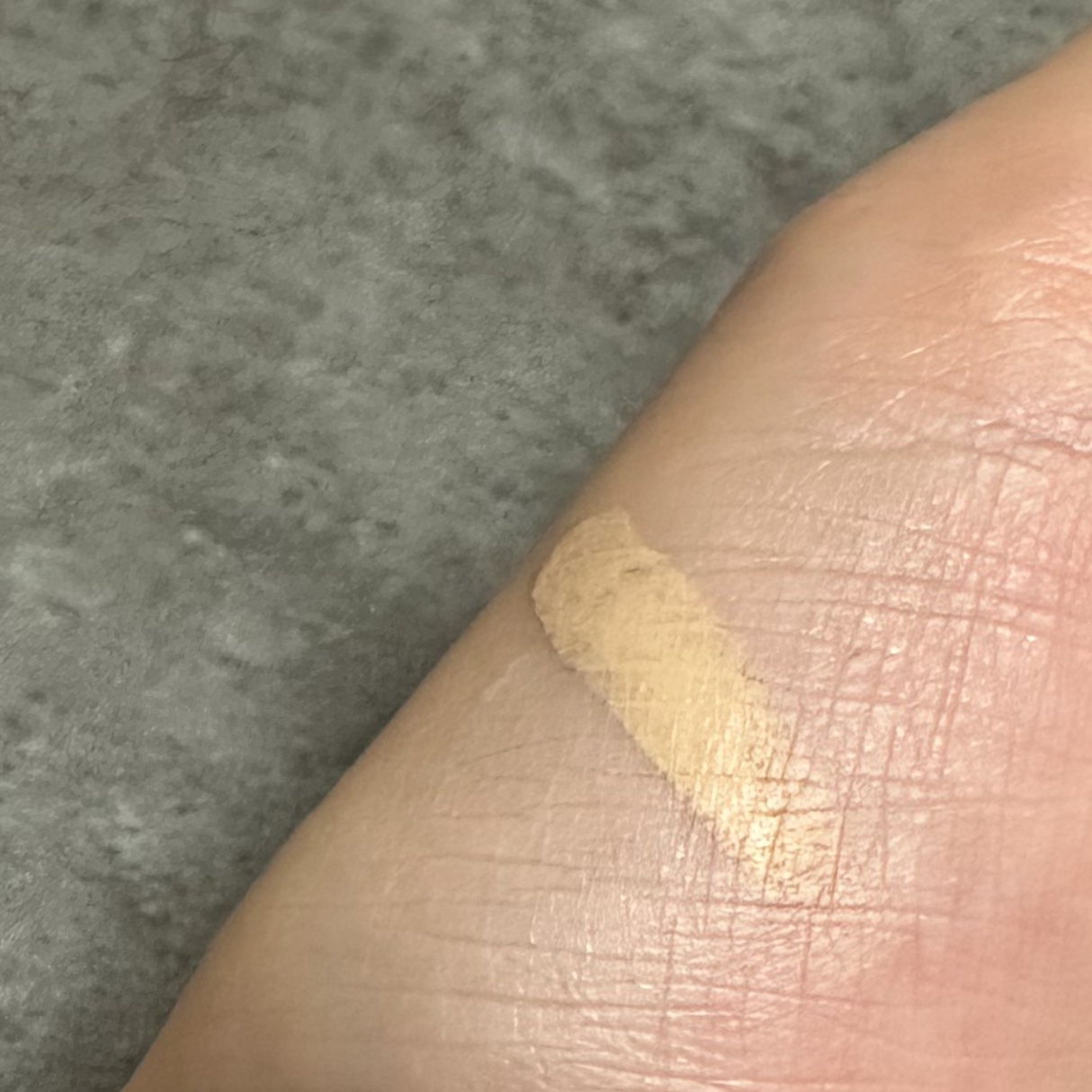 ADDICTION アディクション スキンリフレクト フィックス コンシーラーのクチコミ「最近物足りなくなってきた…

薄肌の私が愛用してるコンシーラー
これは厚塗りにならないの

ぽ.....」（2枚目）